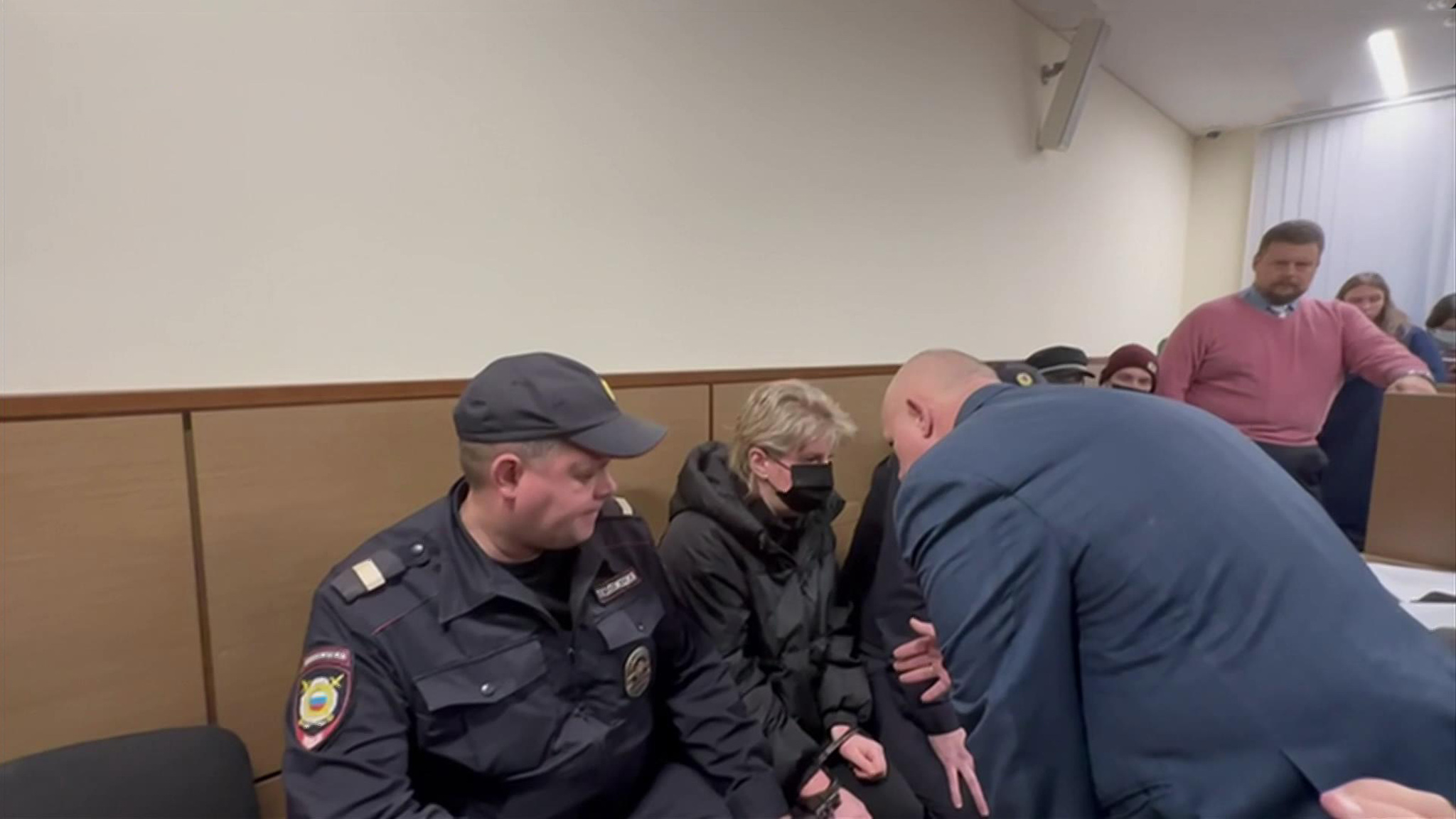 Мать 15 детей отправили в СИЗО за торговлю людьми