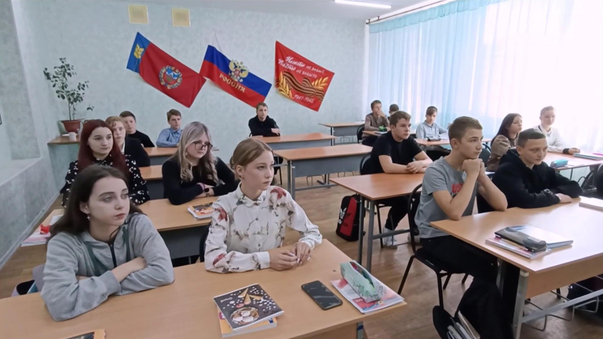 У всех школ в новых регионах появятся побратимы в городах РФ