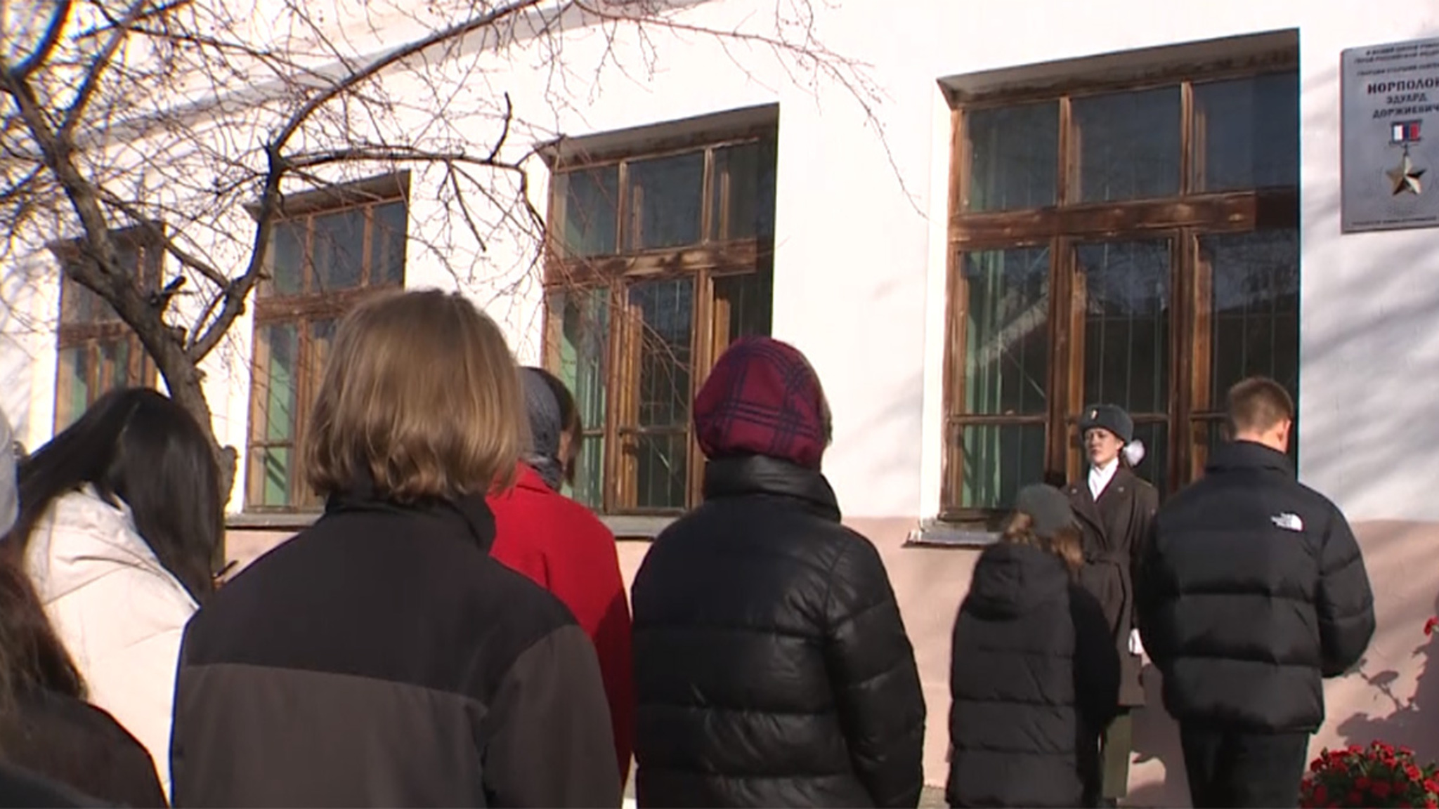 В Чите в школе №1 тожественно открыли мемориальную доску участнику спецоперации Эдуарду Норполову