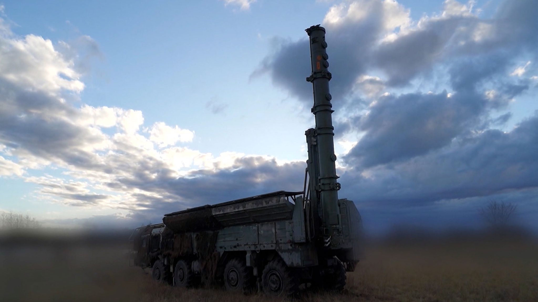 Российские "Искандеры" испепеляют военную инфраструктуру ВСУ