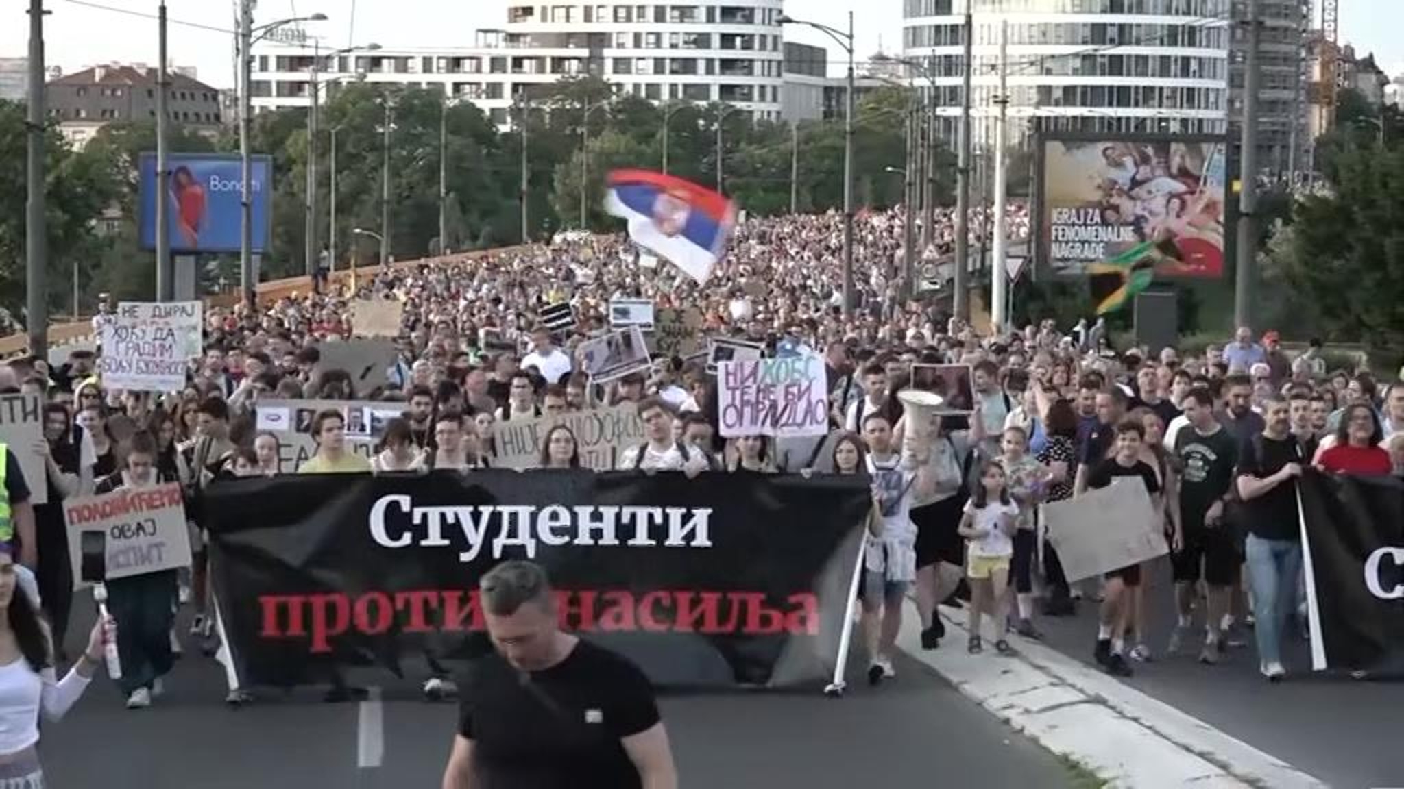 ЕС предложил Сербии 30 миллиардов долларов за признание независимости Косова