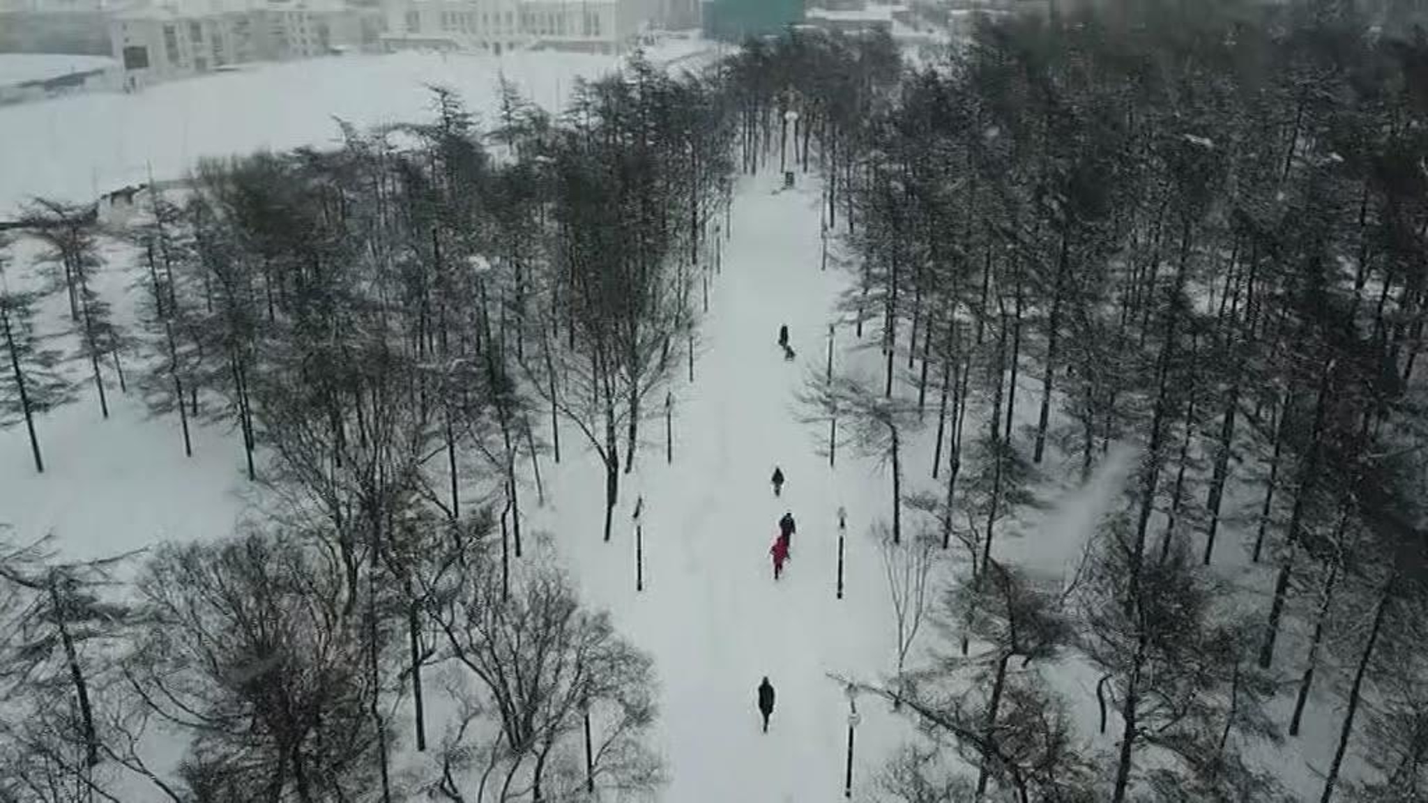 Магаданскую область засыпало снегом