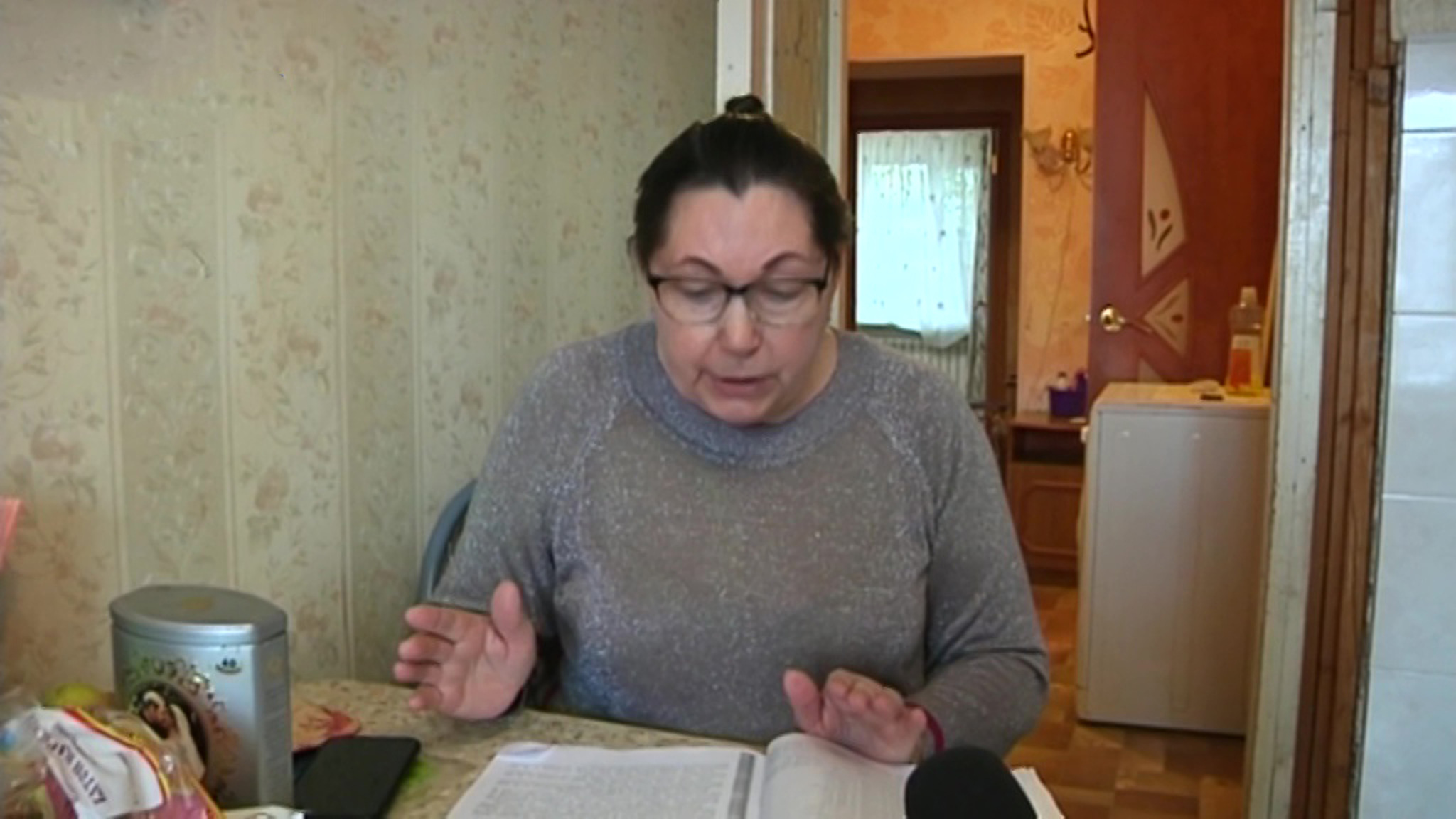 В споре двух владельцев одной и той же квартиры не могут разобраться ни полицейские, ни приставы