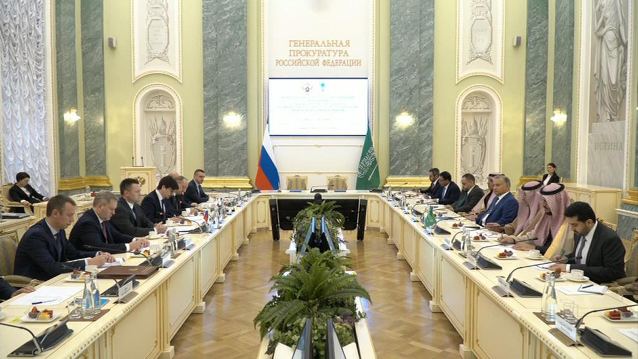 Генпрокурор РФ встретился с представителями антикоррупционных органов Саудовской Аравии