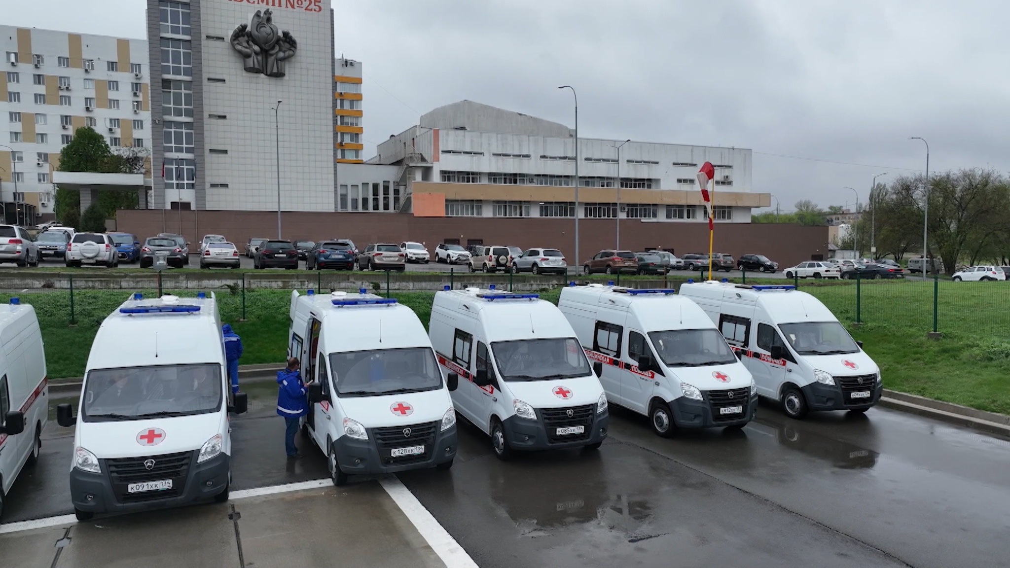 Автопарк медучреждений Волгоградской области пополняется новыми "скорыми"