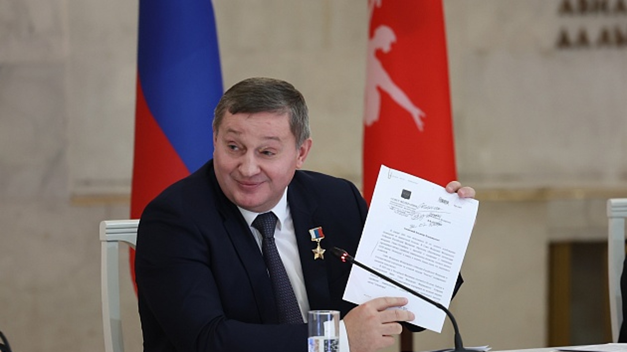 Строящемуся в Санкт-Петербурге атомному ледоколу присвоено имя "Сталинград"