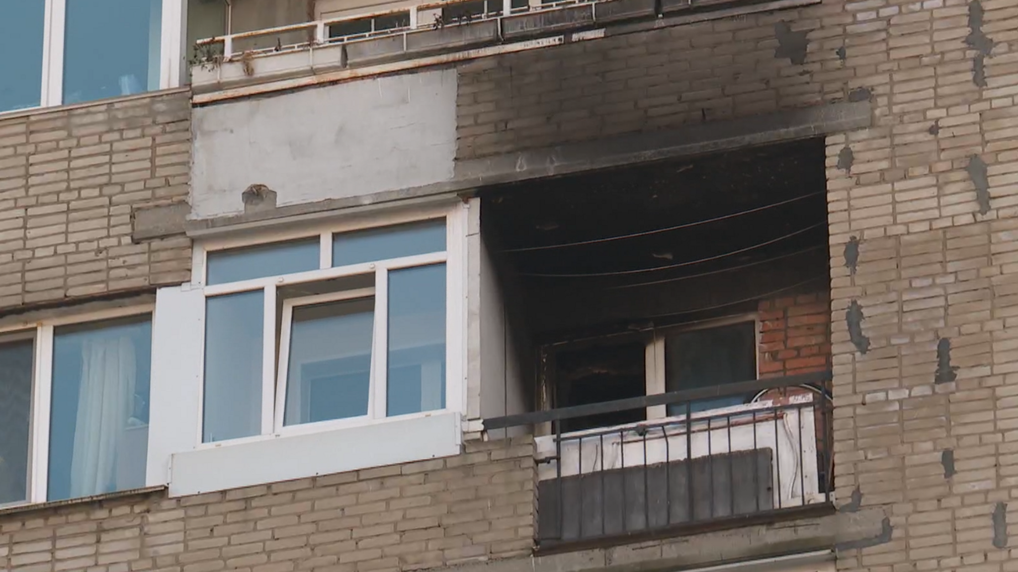 Здание раздора возле одной из многоэтажек стало причиной гибели двух человек