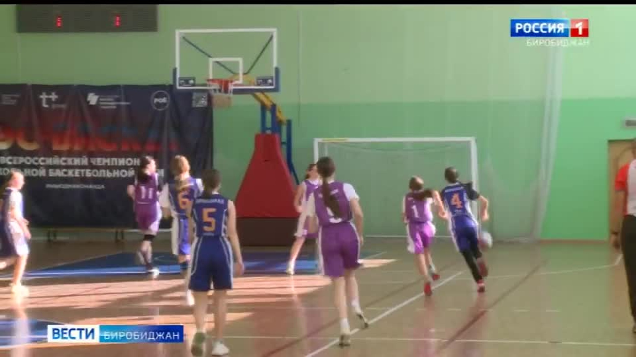 В первенство школьной баскетбольной лиги "Кэс-Баскет" включились команды девушек