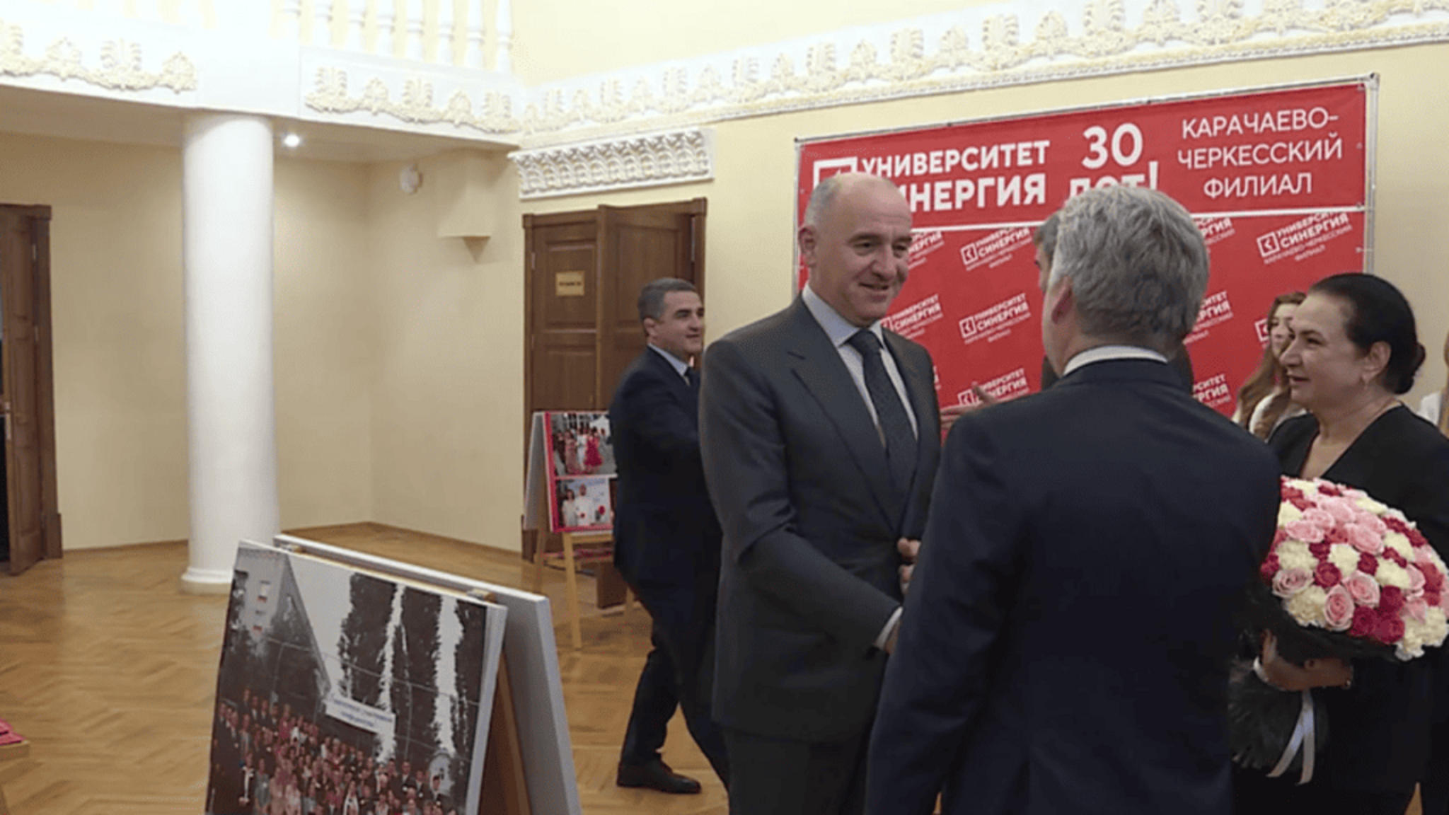Глава Карачаево-Черкесии поздравил коллектив филиала университета «Синергия» с 30-летием образовательного учреждения