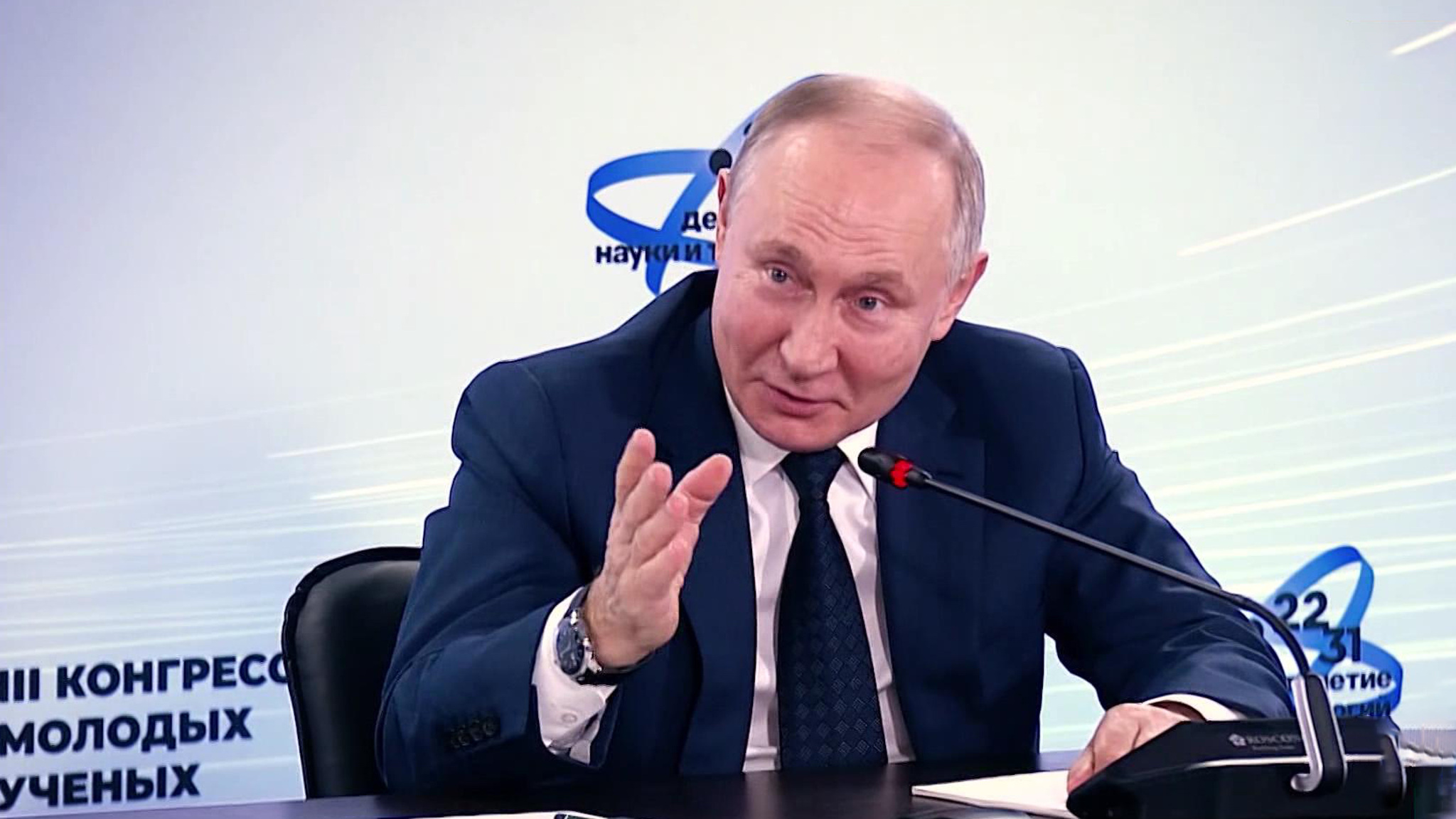 "Мы найдем решения": мечты молодых ученых и анекдот про юристов