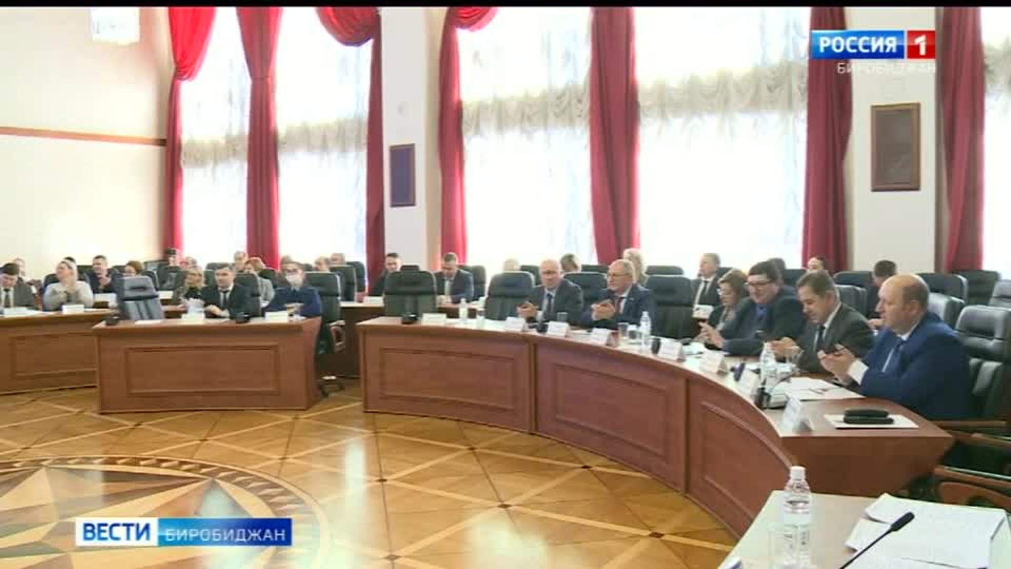 Внеочередное заседание Законодательного Собрания прошло в областном правительстве
