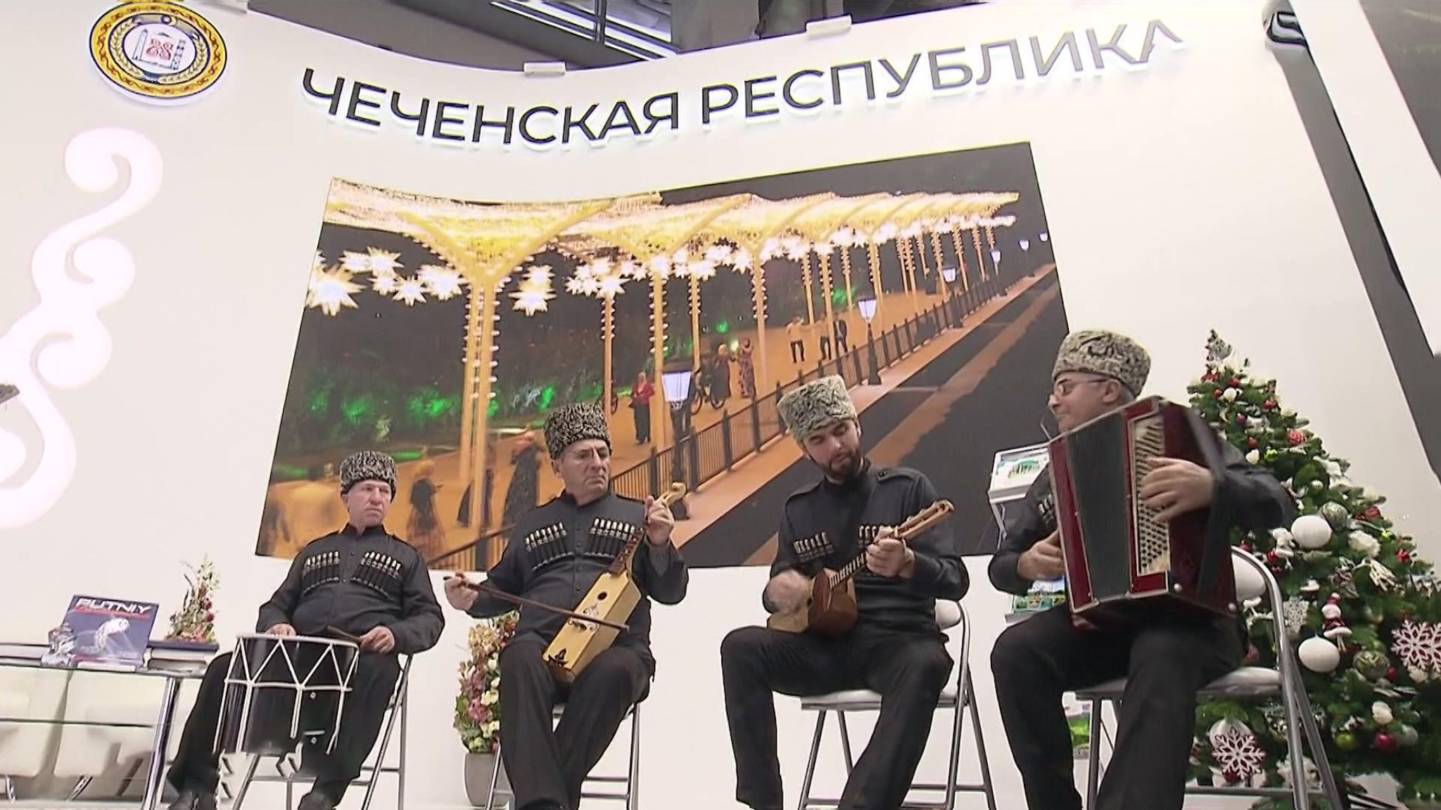 На выставке "Россия" представили свои достижения Чечня и ЛНР