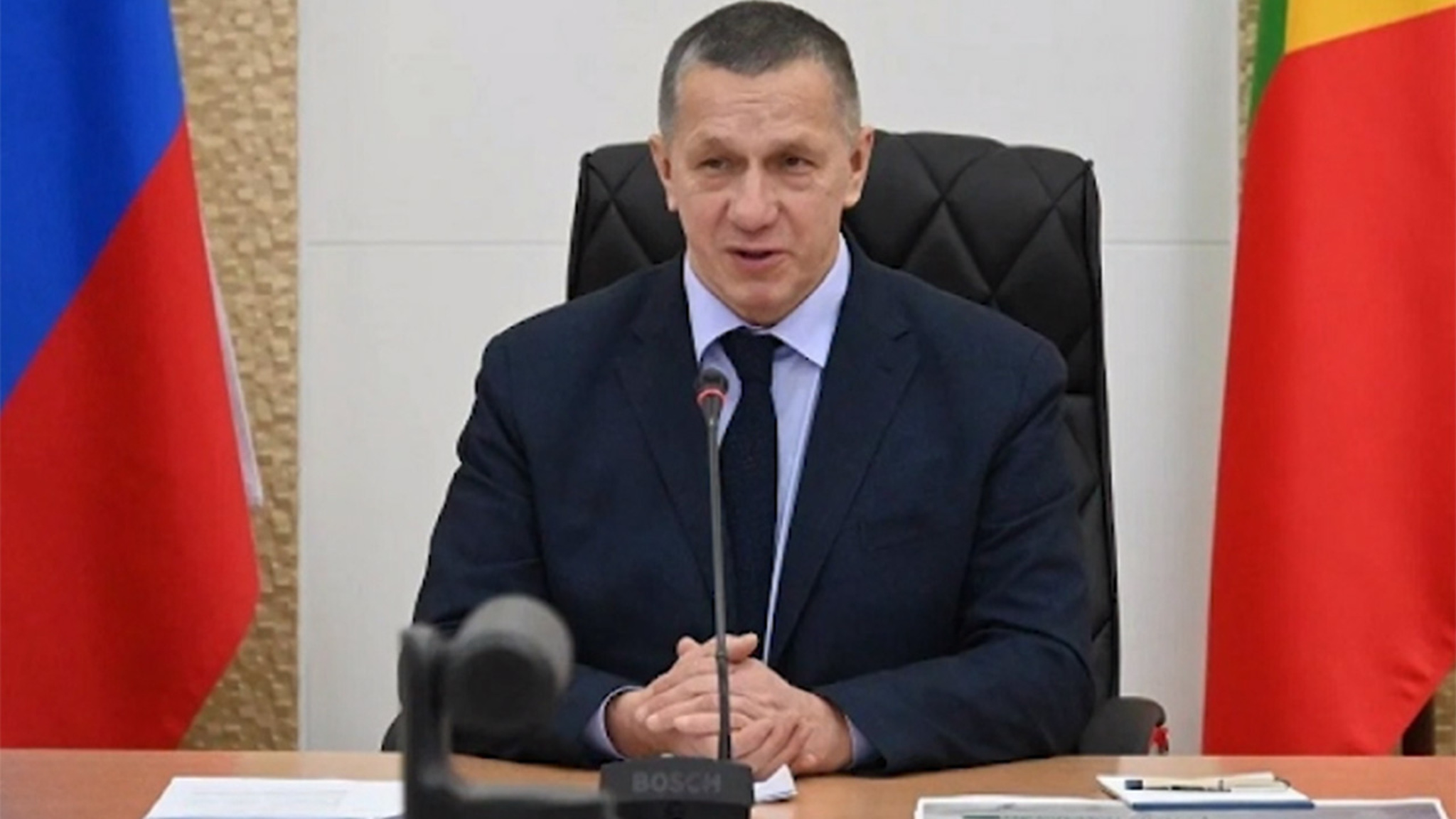 Юрий Трутнев поздравил жителей Дальнего Востока с 30-летием принятия Конституции России