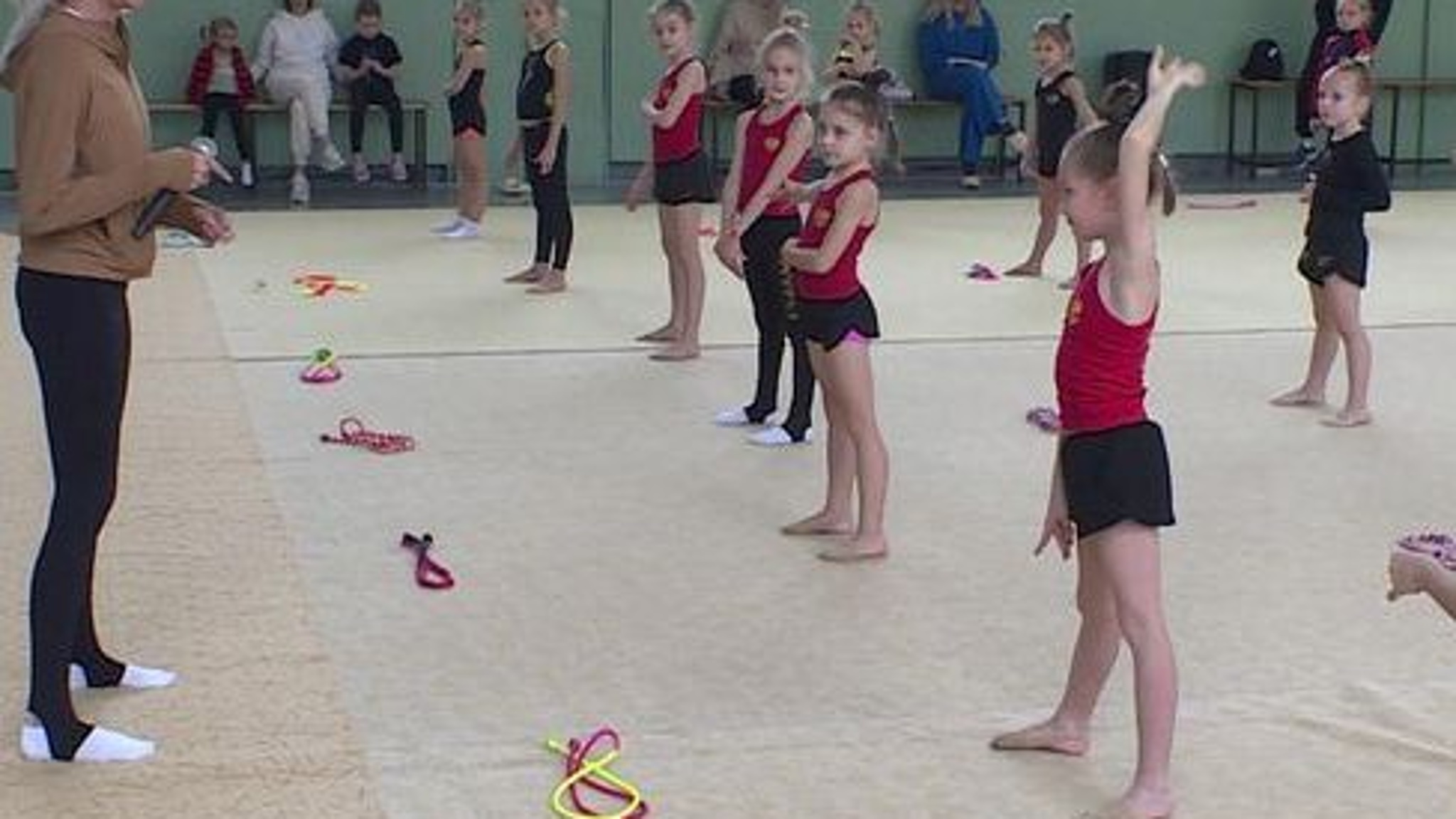 Олимпийский призер потренировала орловских гимнасток