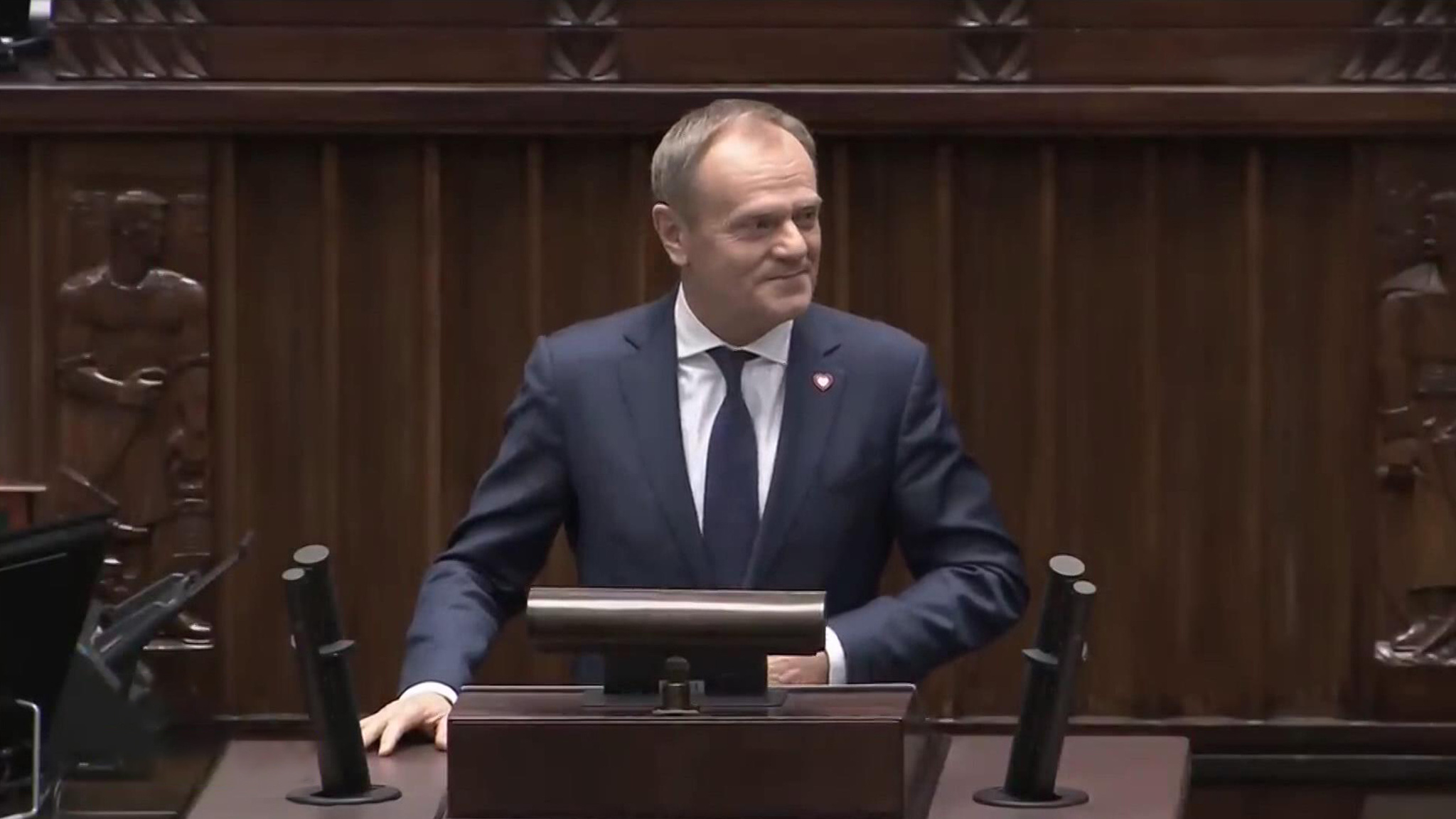 Туск избран премьером Польши под проклятия лидера уходящей партии