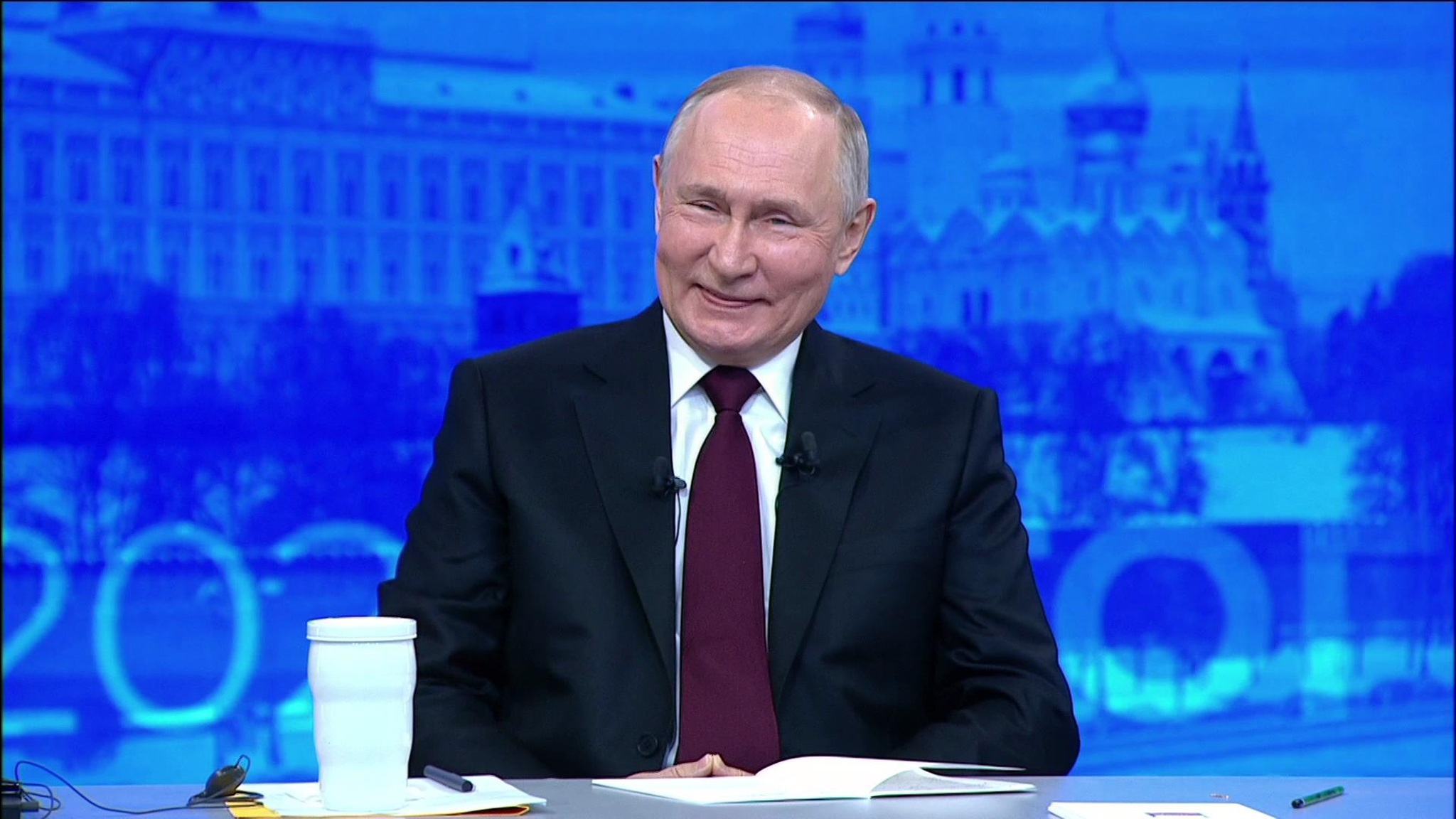 Путин ответил на вопрос об открытии южных аэропортов