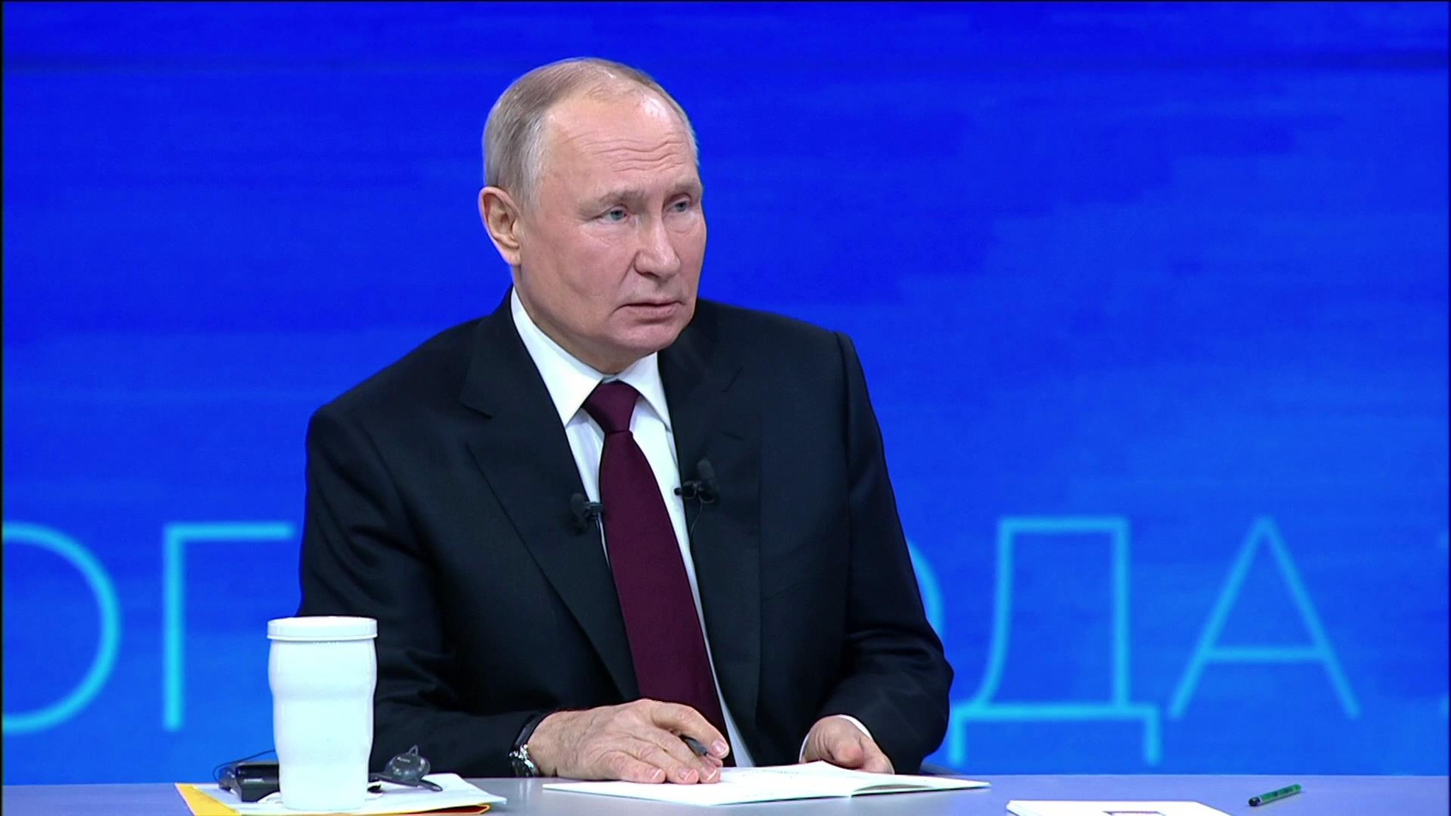 Путин ответил на вопрос о содержащихся в тюрьме американских журналистах