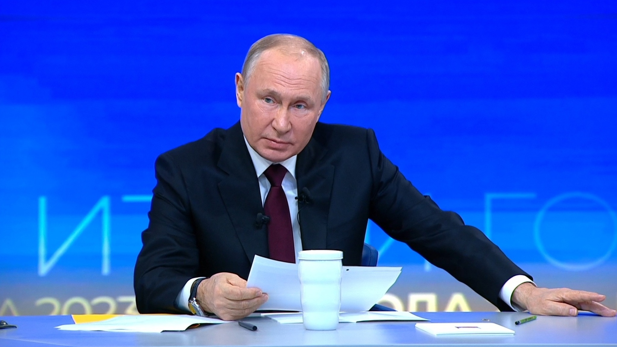 Владимир Путин подвел итоги года в прямом эфире