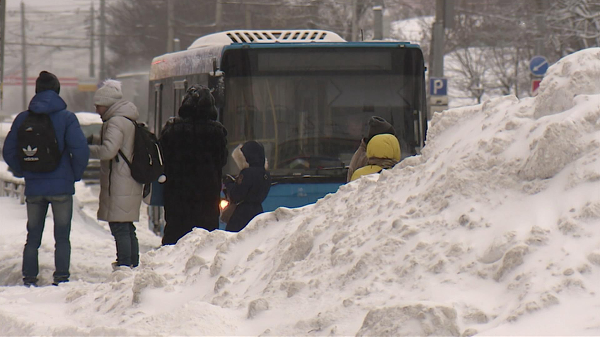 В Туле под тяжестью снега сложилась кровля здания