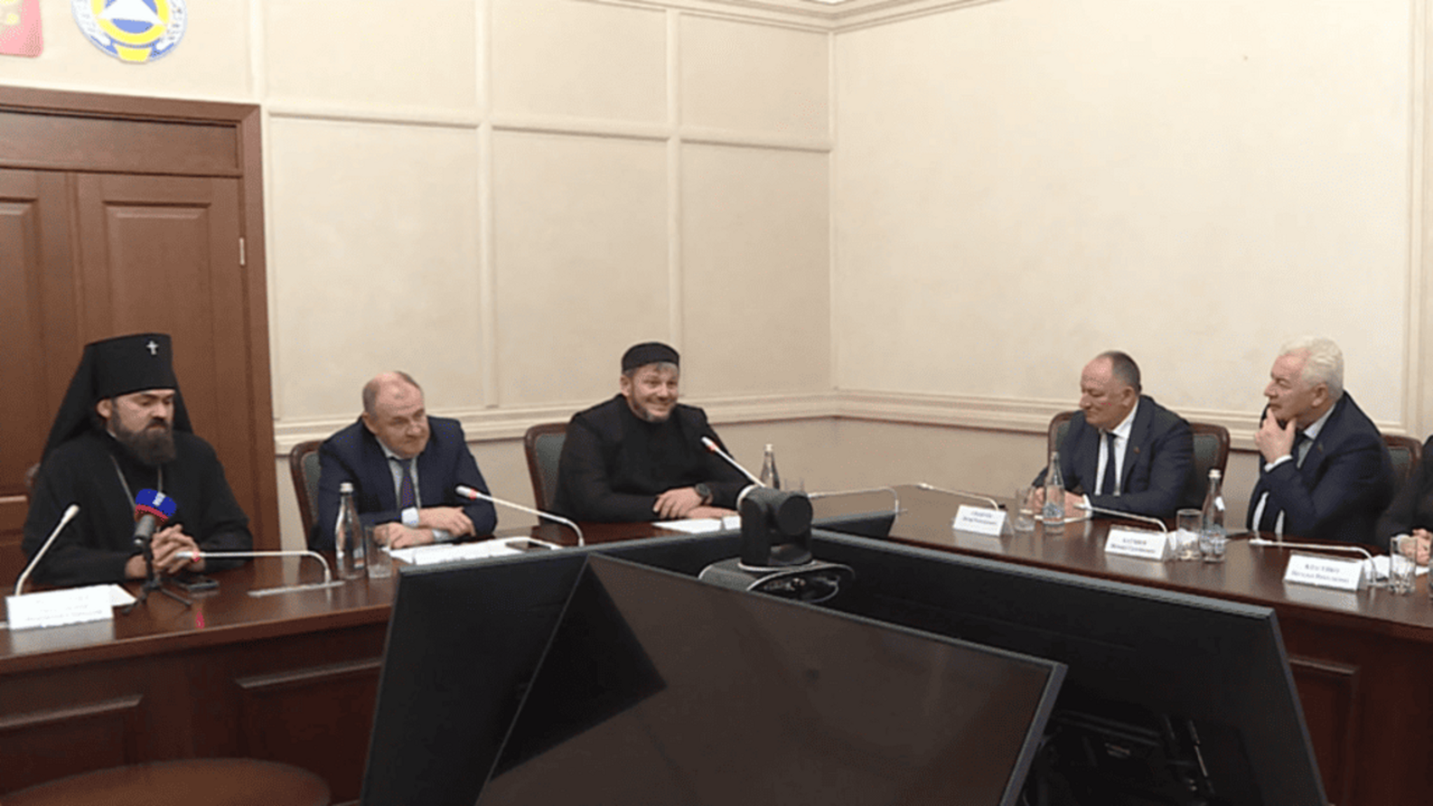 В Доме Правительства Карачаево-Черкесии состоялась встреча депутатов Парламента с духовенством