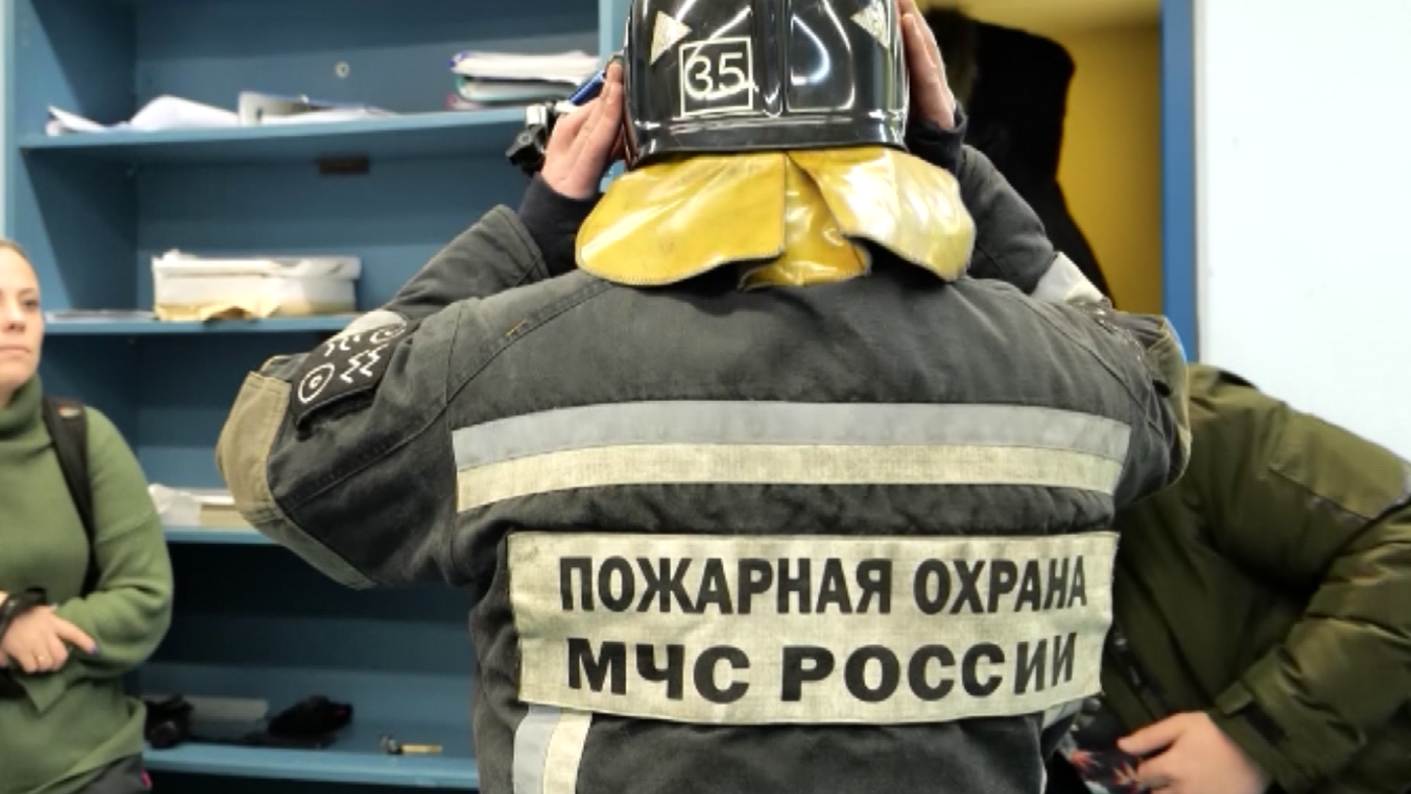 За Полярным кругом прошли соревнования среди пожарных "Вертикальный вызов"
