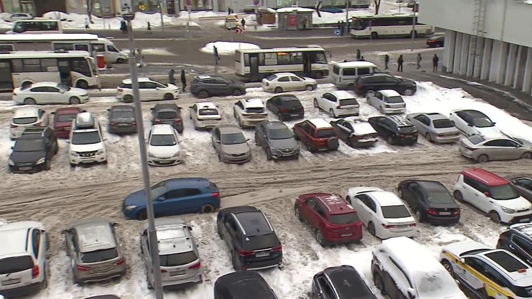 У метро Медведково появилась перехватывающая парковка нового типа