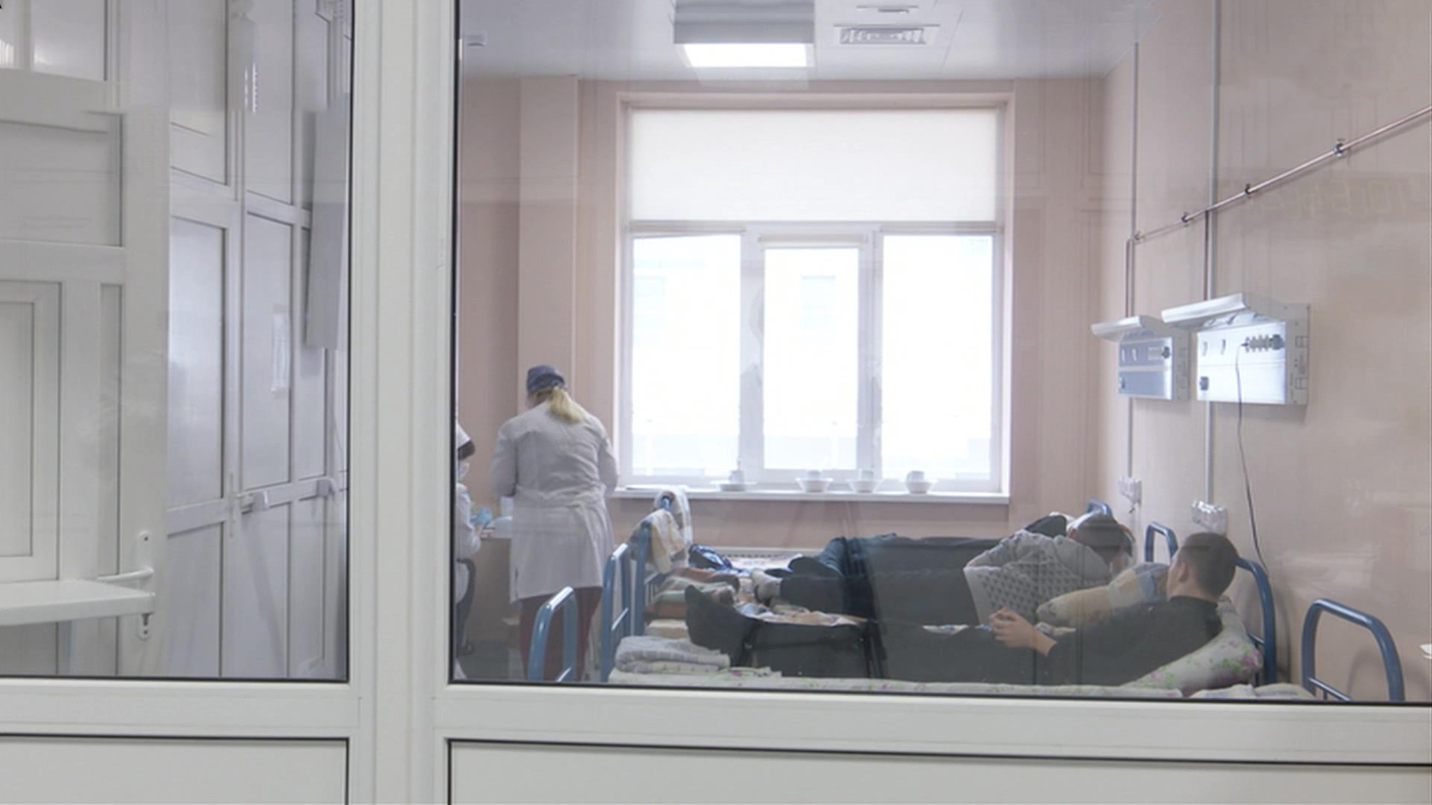 Три вагона с детьми отправили на больничную койку