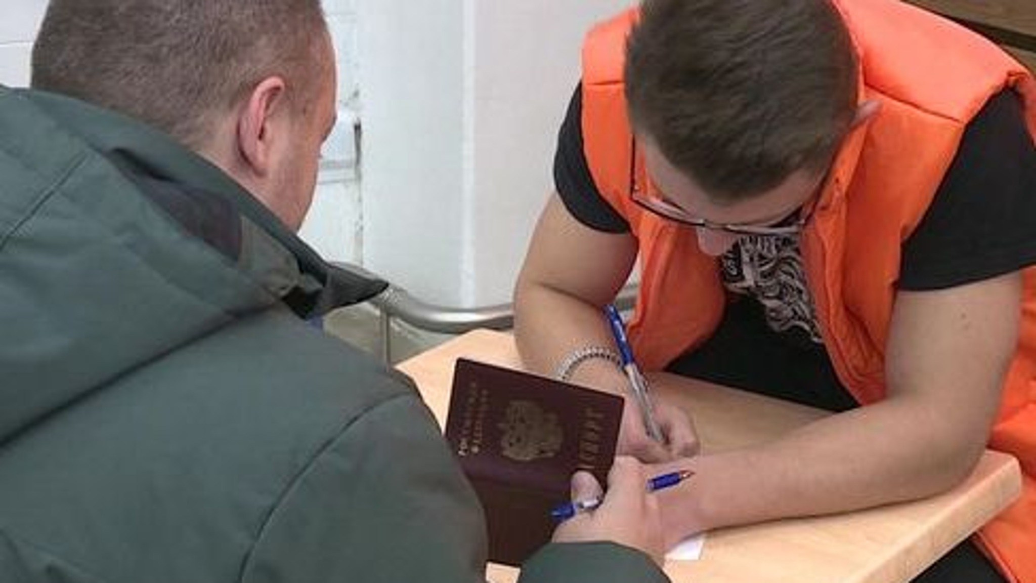В Орловской области продолжается сбор подписей в поддержку выдвижения Владимира Путина на выборы