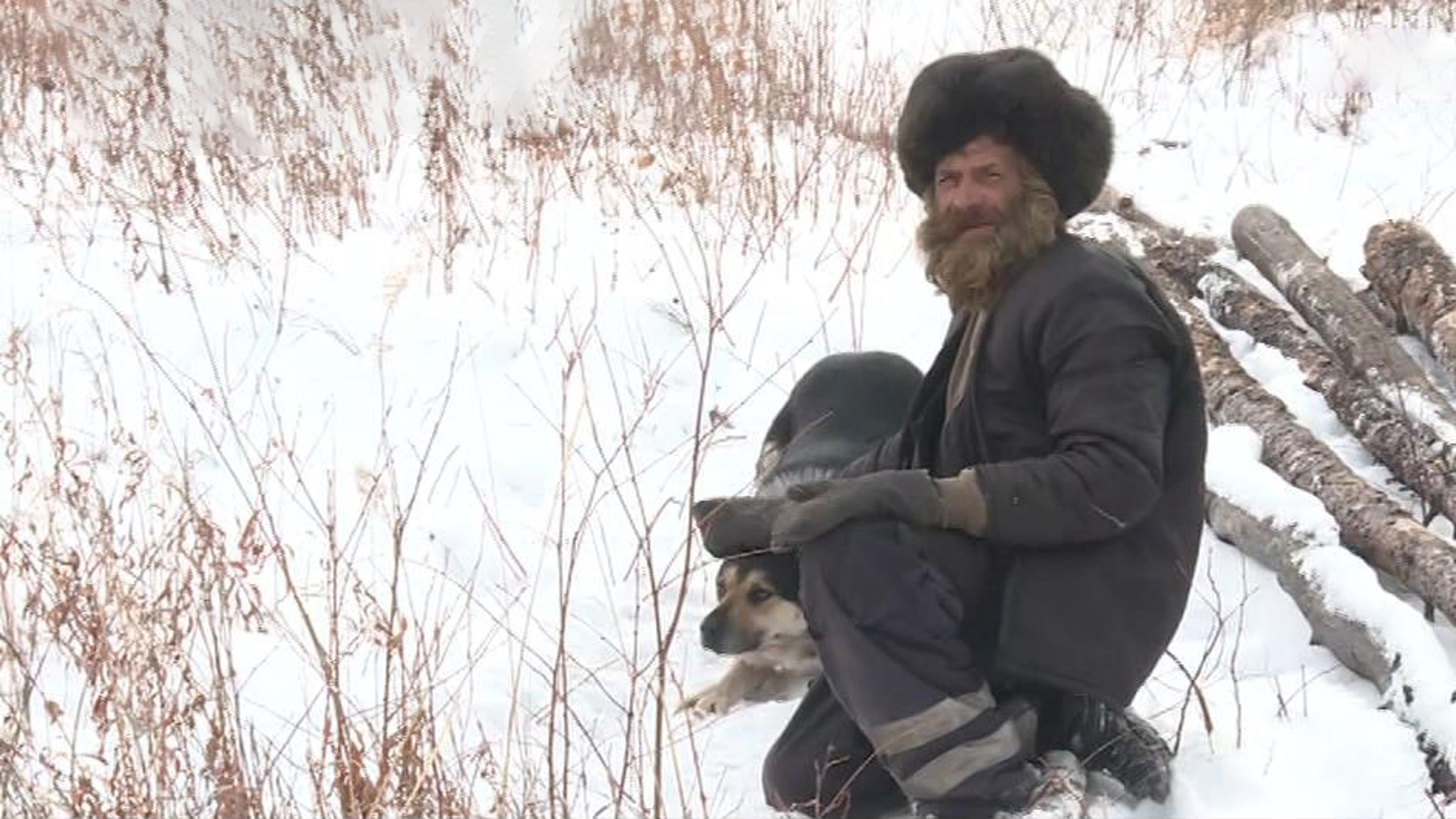 Волонтеры в Бурятии навестили местного отшельника
