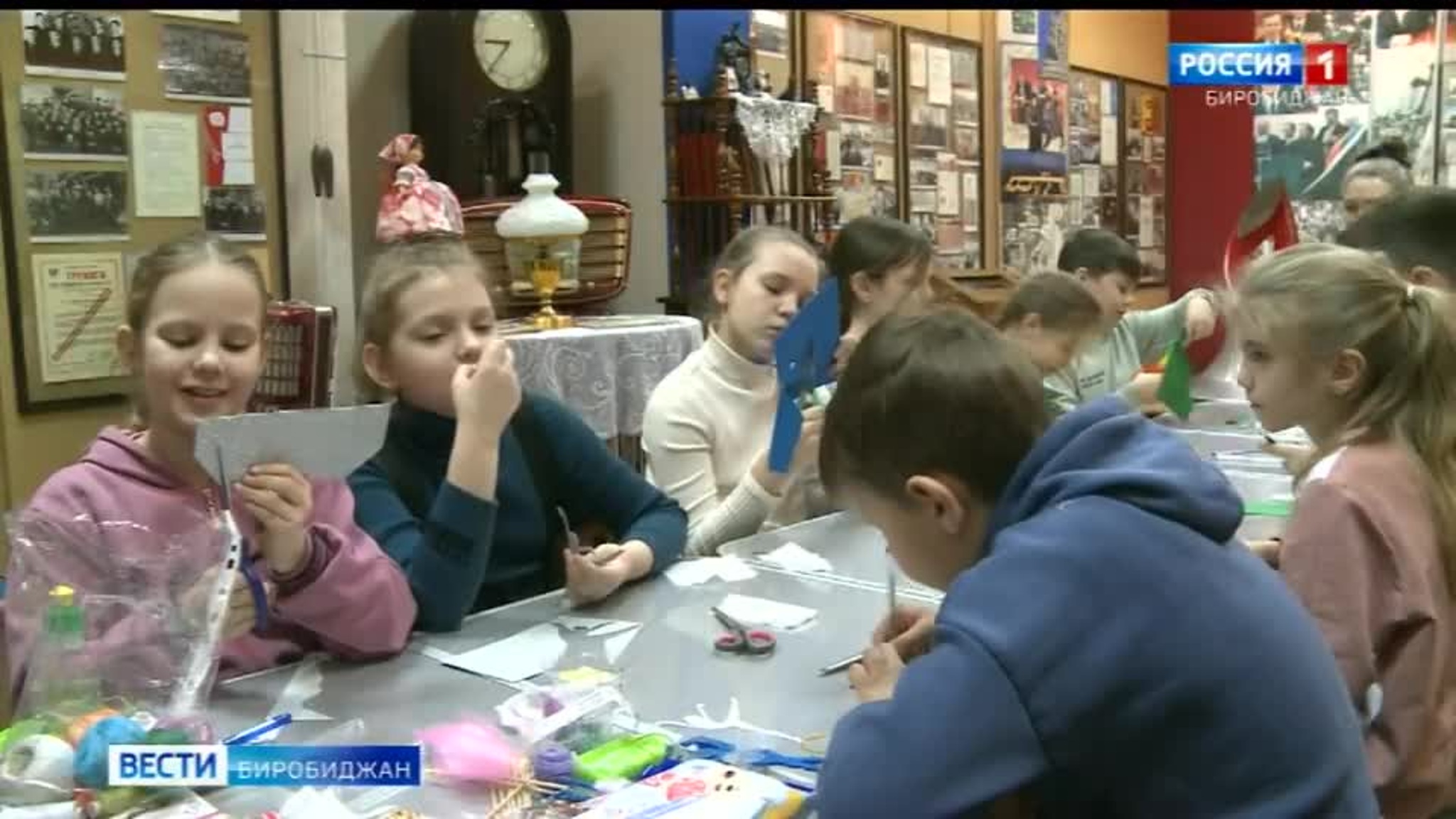 Мастер-класс по новогоднему рукоделью провели в областном краеведческом музее
