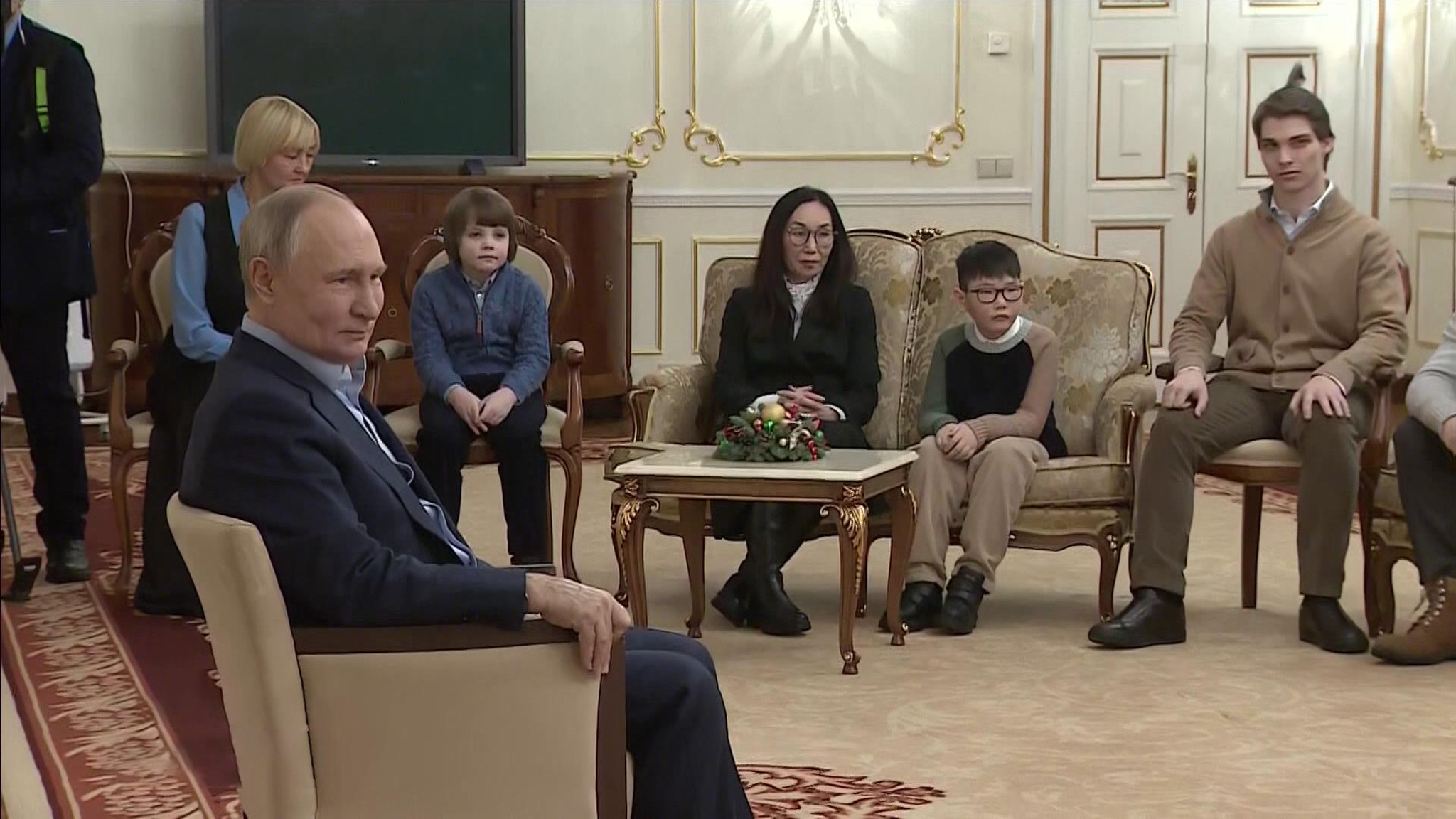 С президентом рождественскую ночь встретили семьи погибших героев