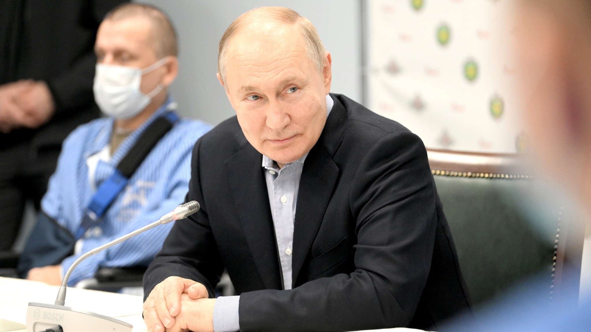 Личный контроль: президент приехал посмотреть на реабилитацию бойцов