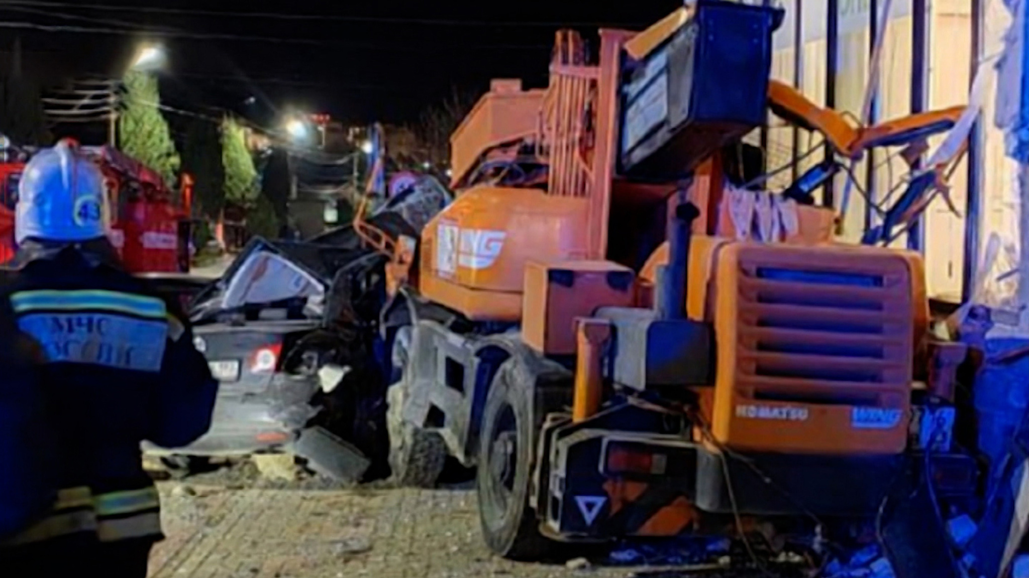 Автокран повредил 14 автомобилей в Геленджике