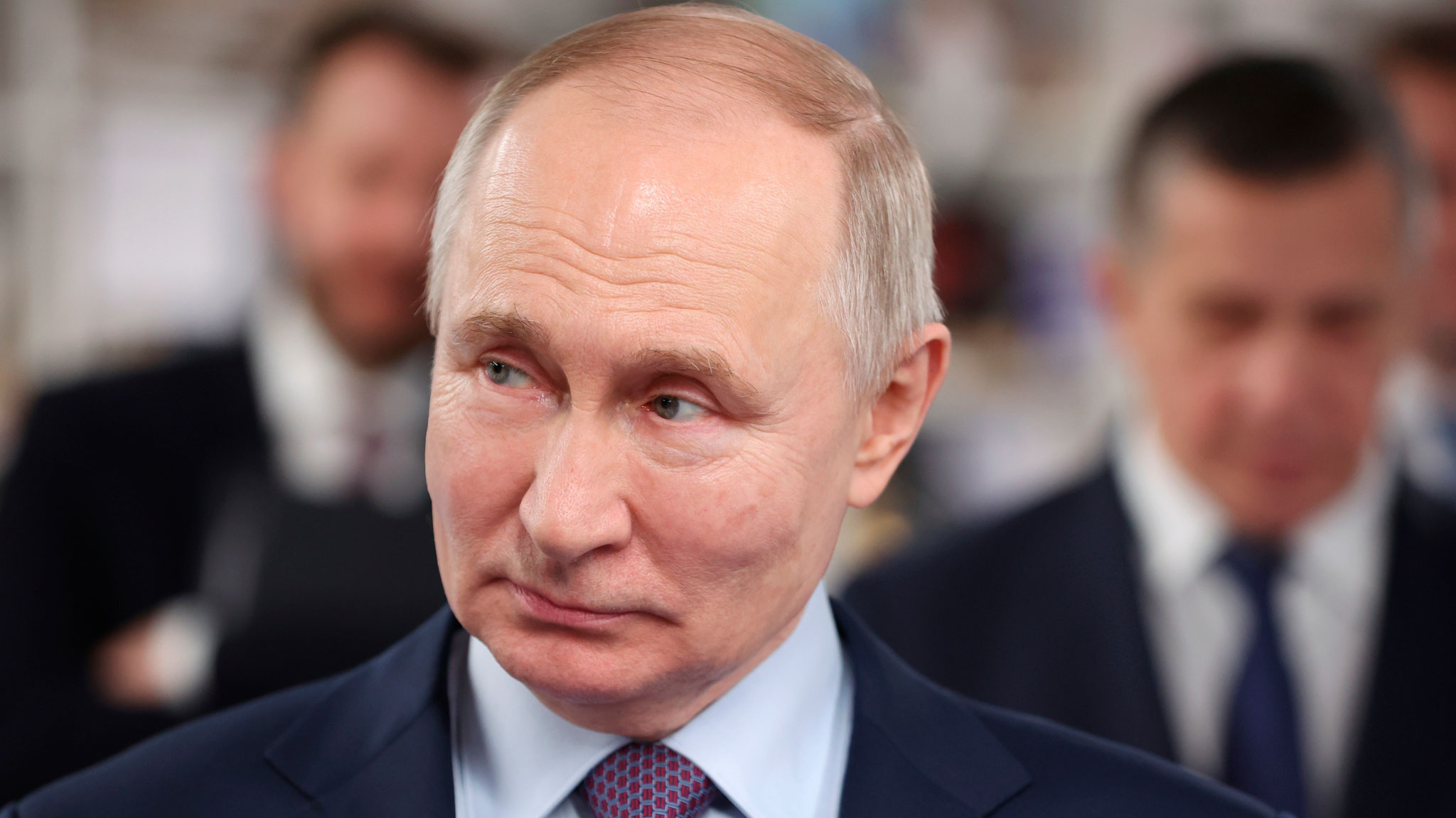Путин поручил правительству изучить опыт Тюменской области по предоставлению медпомощи бездомным