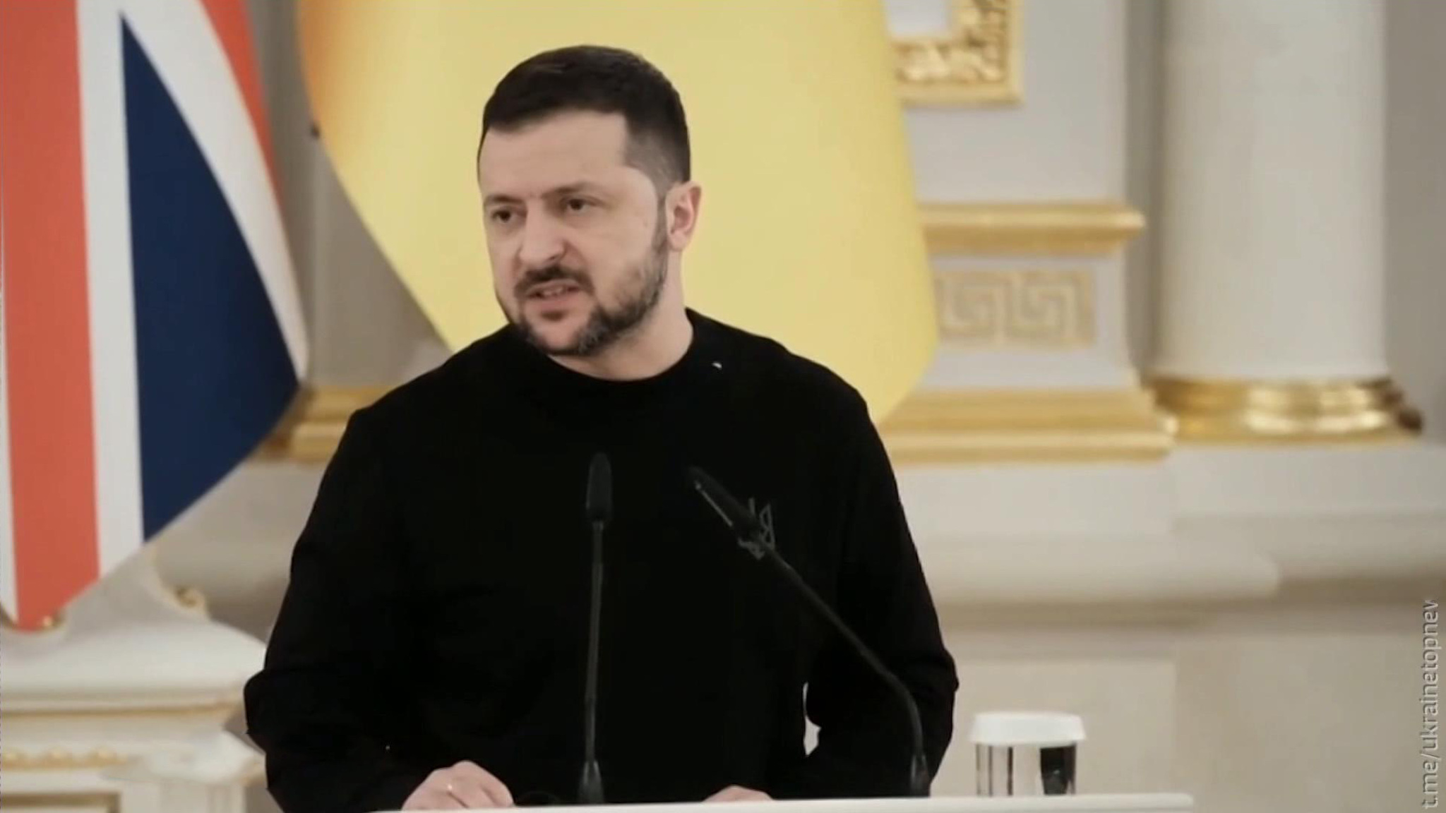 Зеленский просит партнеров выдать не только денег, но и беглых украинцев