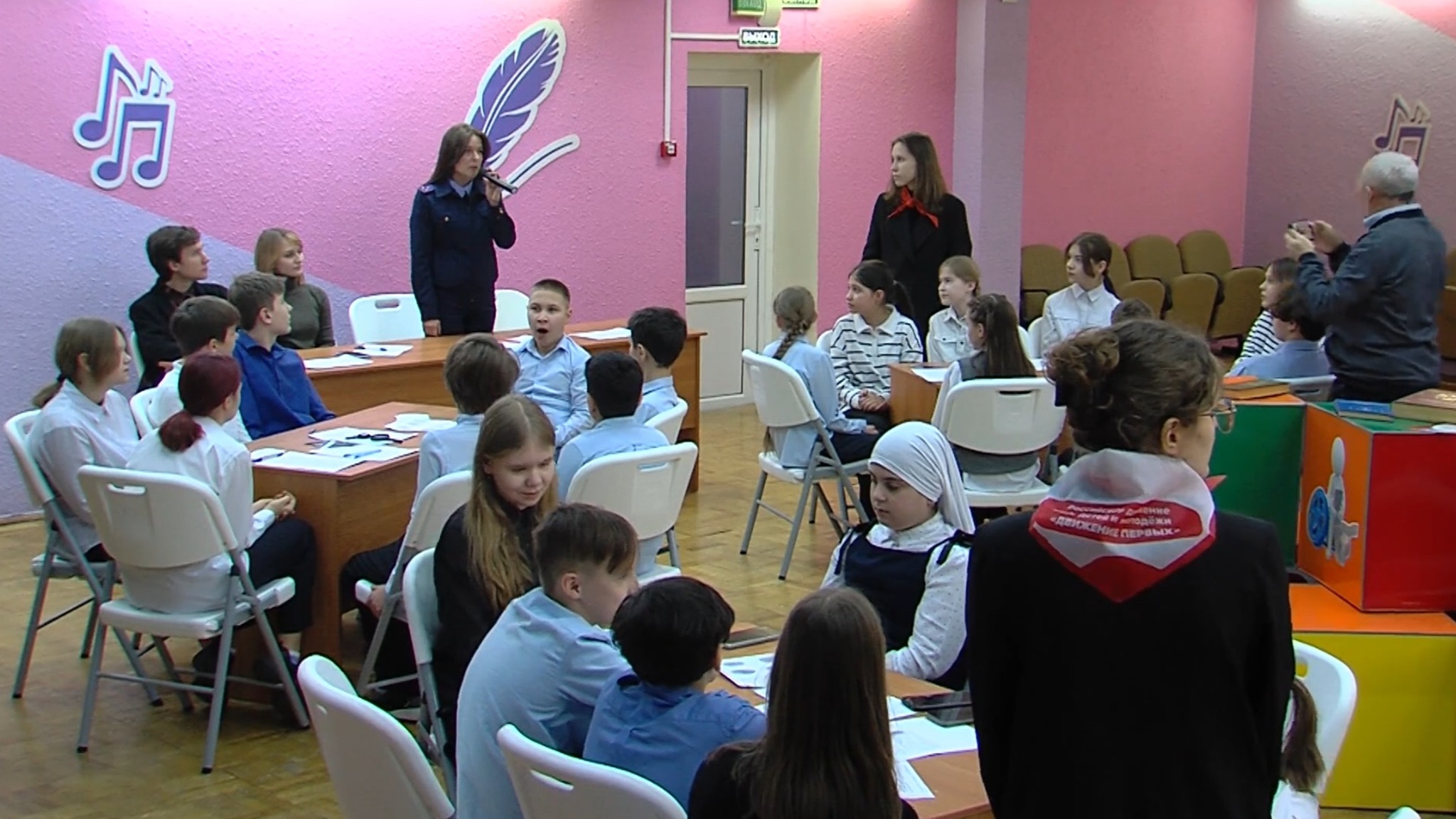 Тюменские школьники познакомились с профессией следователя