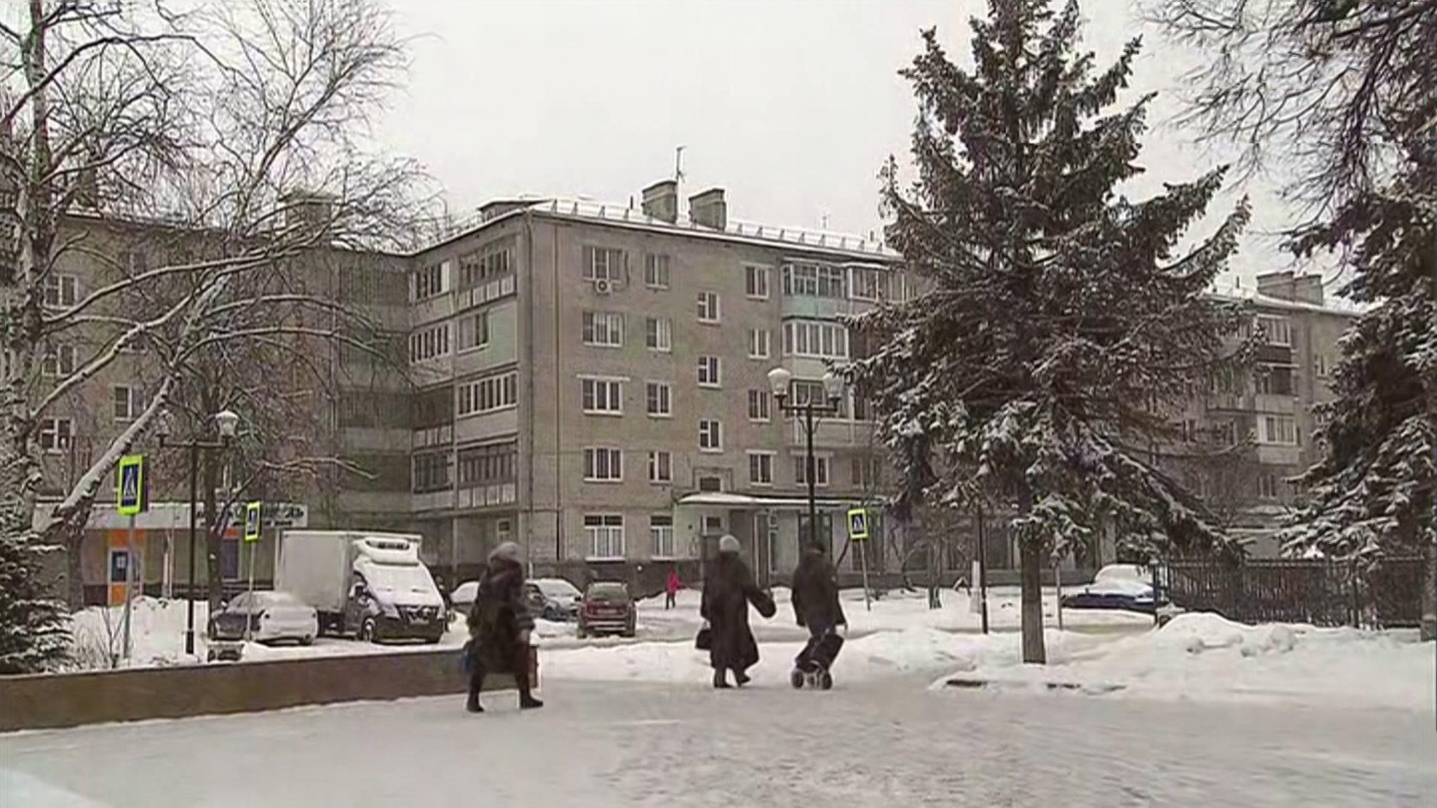 В Подмосковье переселенцам из аварийного жилья вручают сертификаты