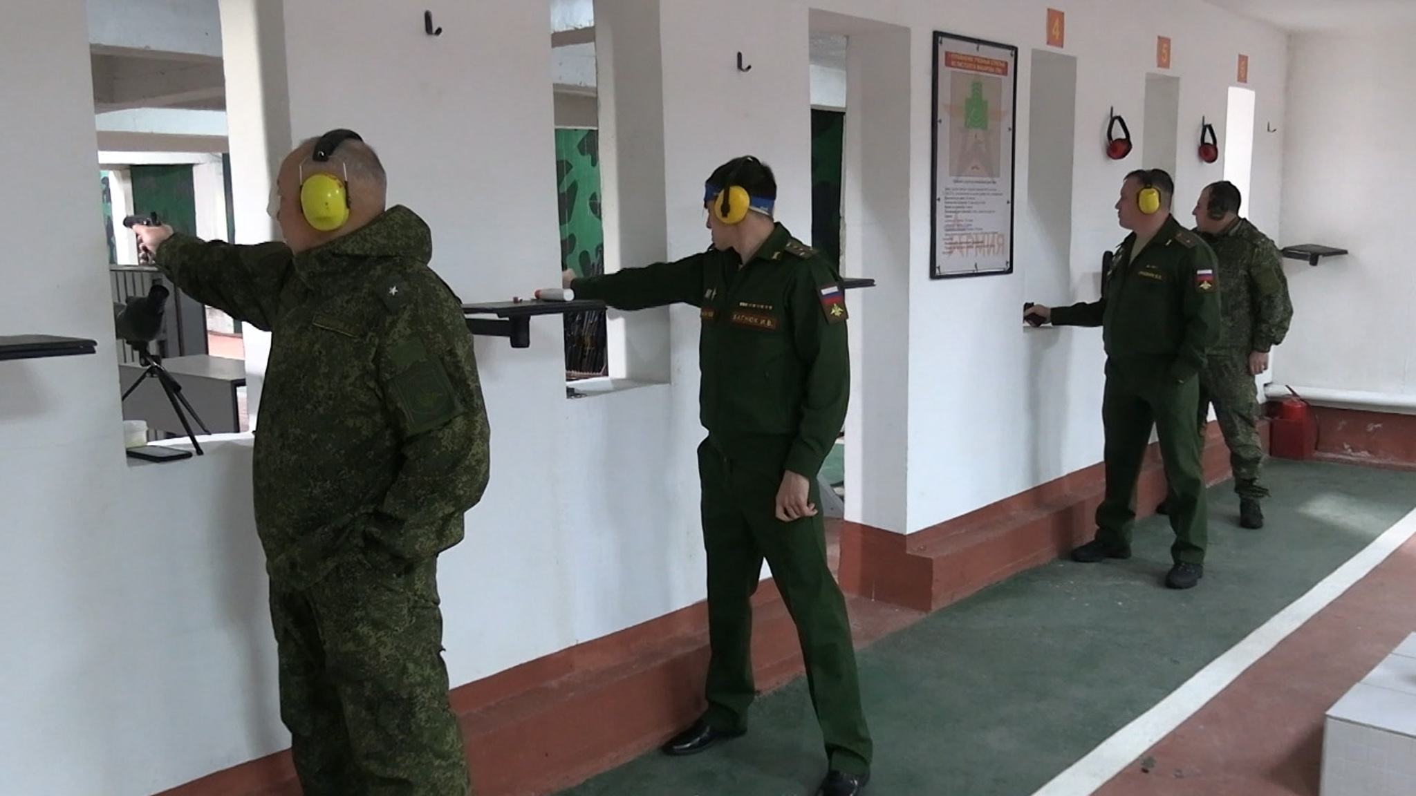 Чемпионат ВВО по зимнему офицерскому троеборью завершился на Сахалине