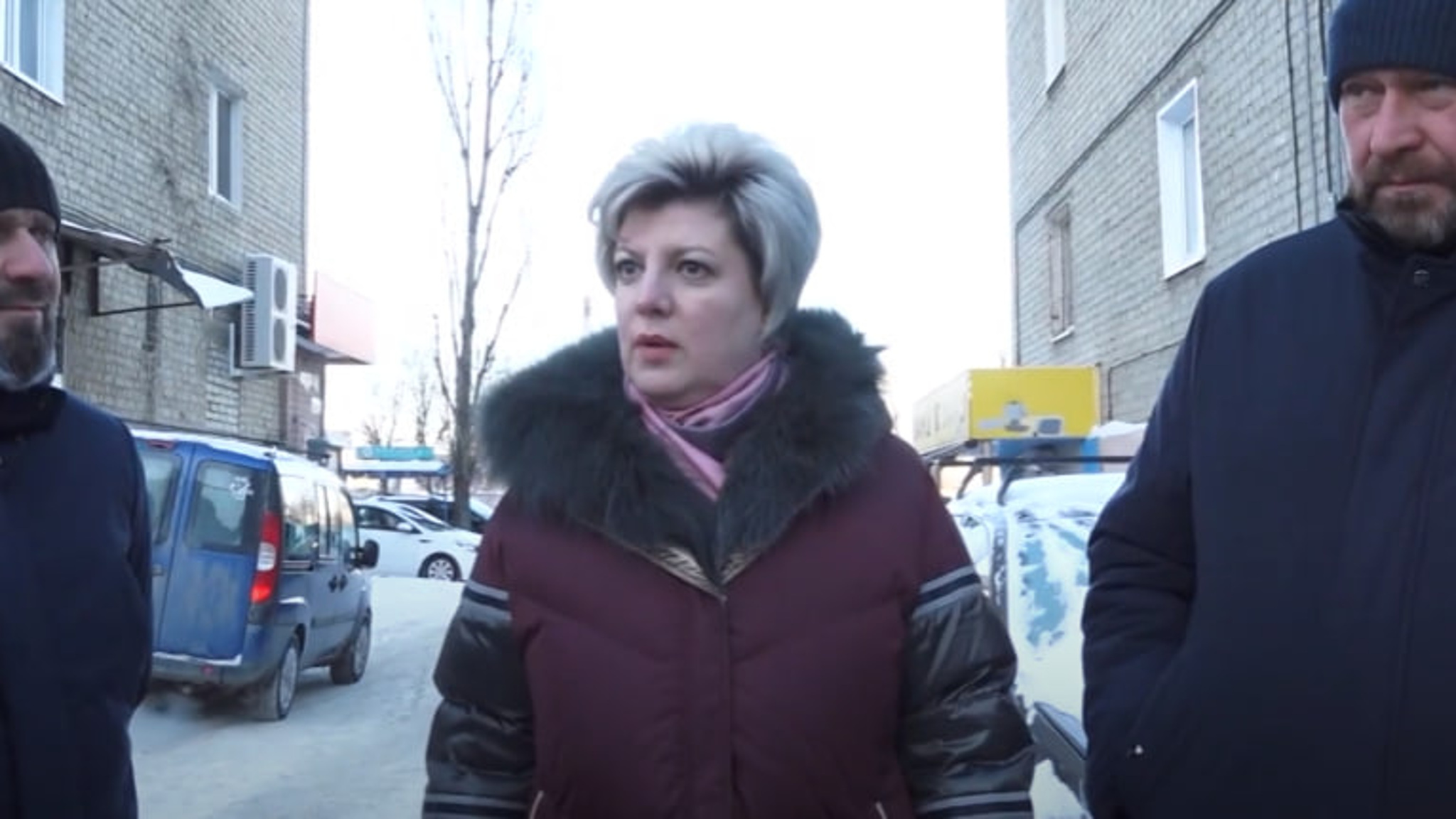 Отравление угарным газом на Международной: с жильцами дома встретилась глава Саратова