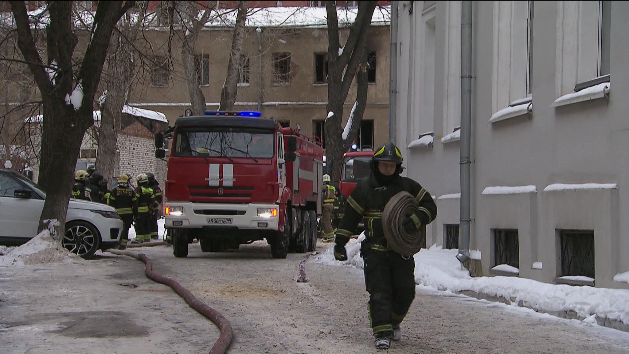 Пожар в здании ансамбля католической церкви в Москве потушен