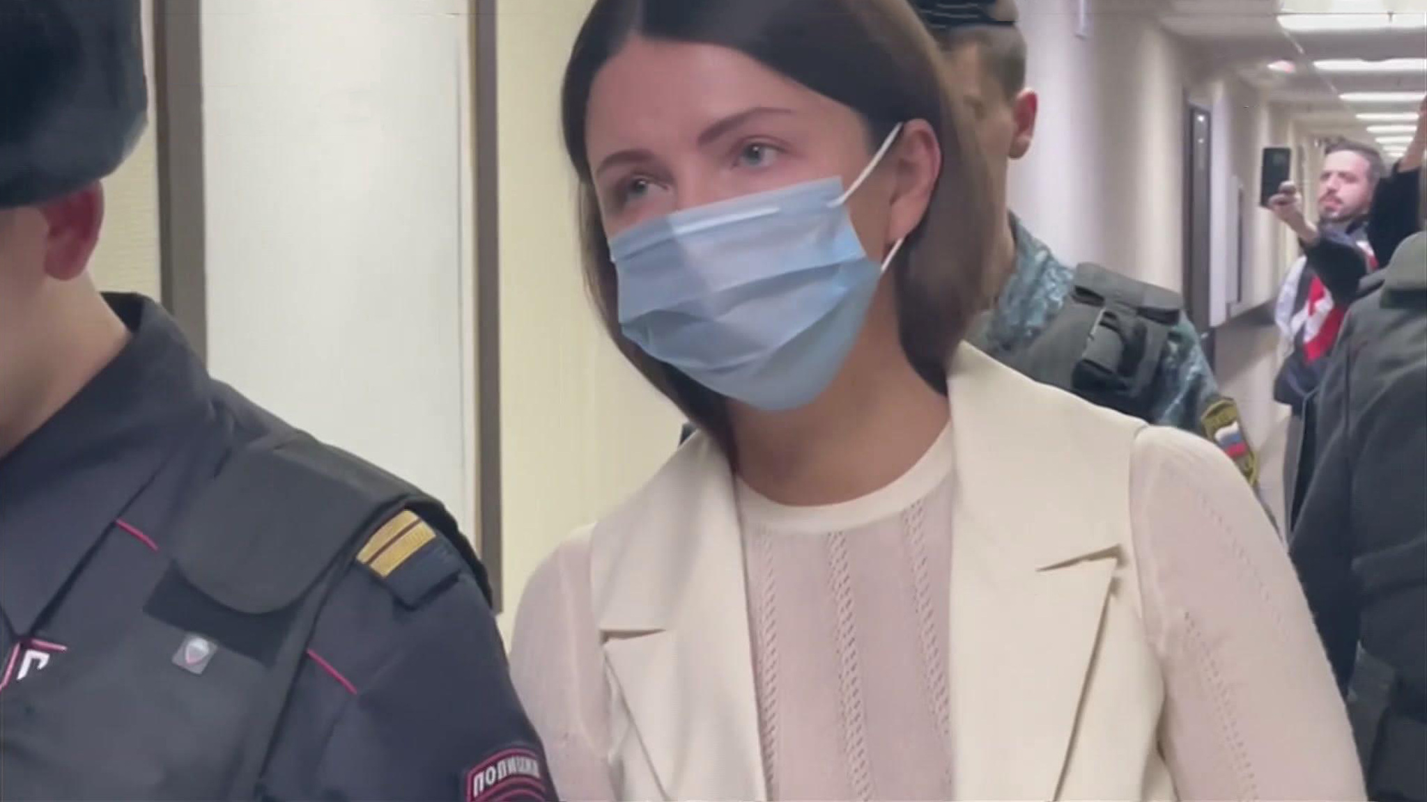 Блиновская будет мыть полы и чистить туалеты