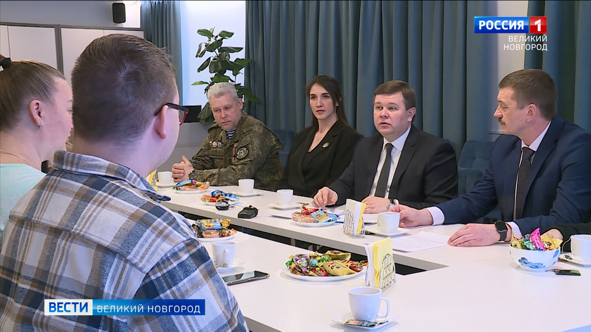 В фонде "Защитники Отечества" состоялась встреча ректора новгородского университета с членами семей участников СВО