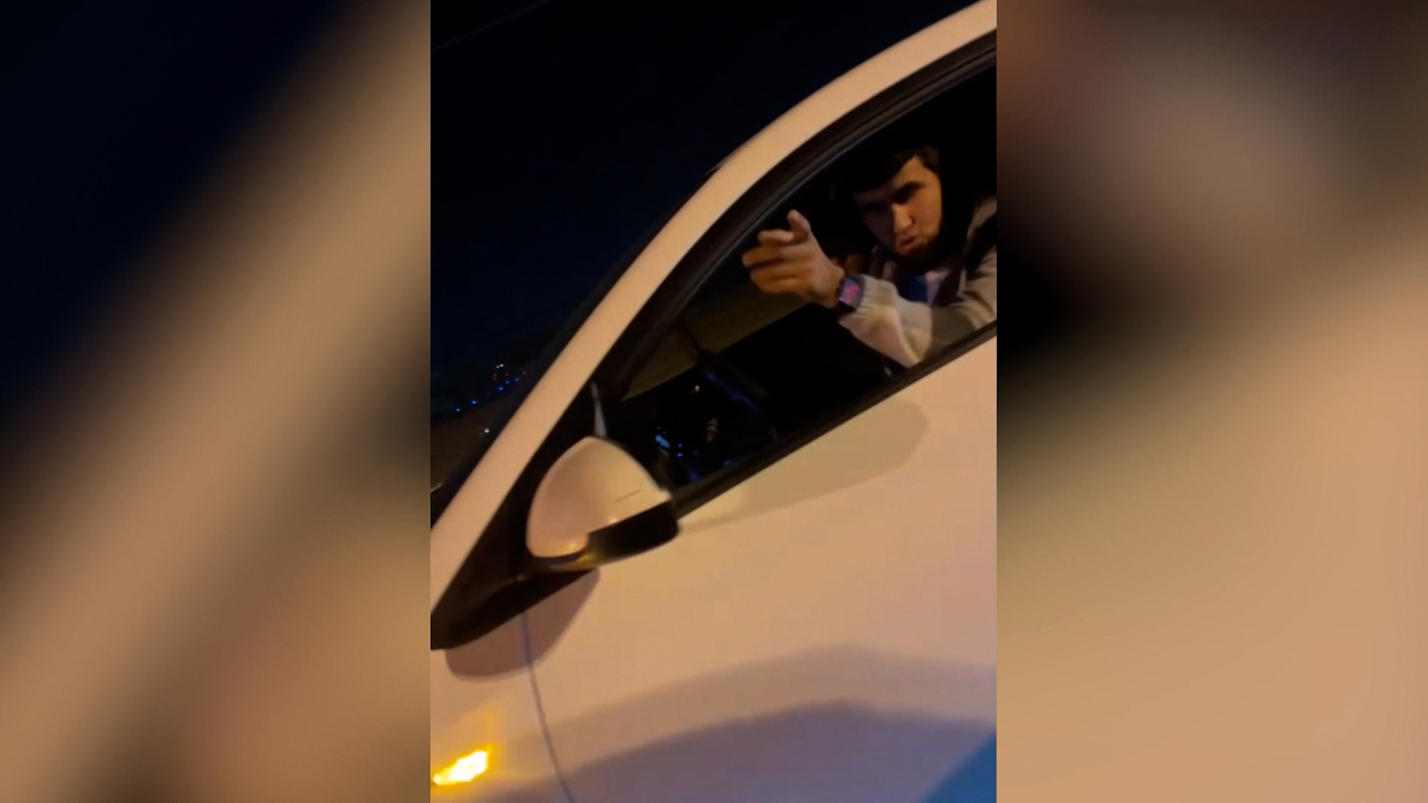 Для защиты от агрессивного таксиста пришлось вызывать полицию