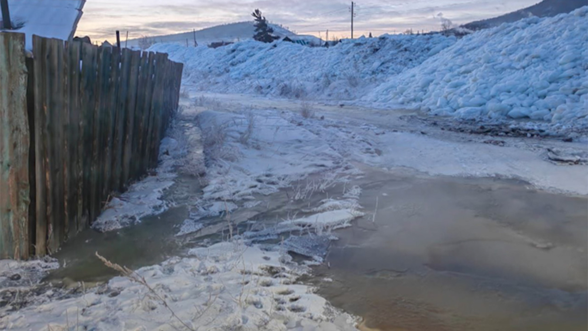 Дома в Сретенске оказались под угрозой подтопления грунтовыми водами
