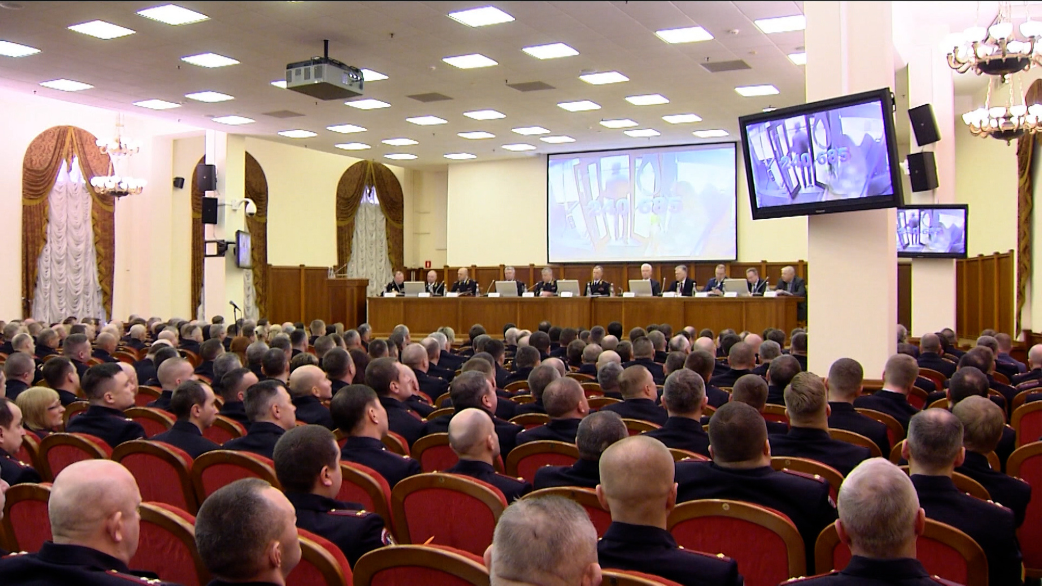Столичный главк МВД подвел итоги работы за год