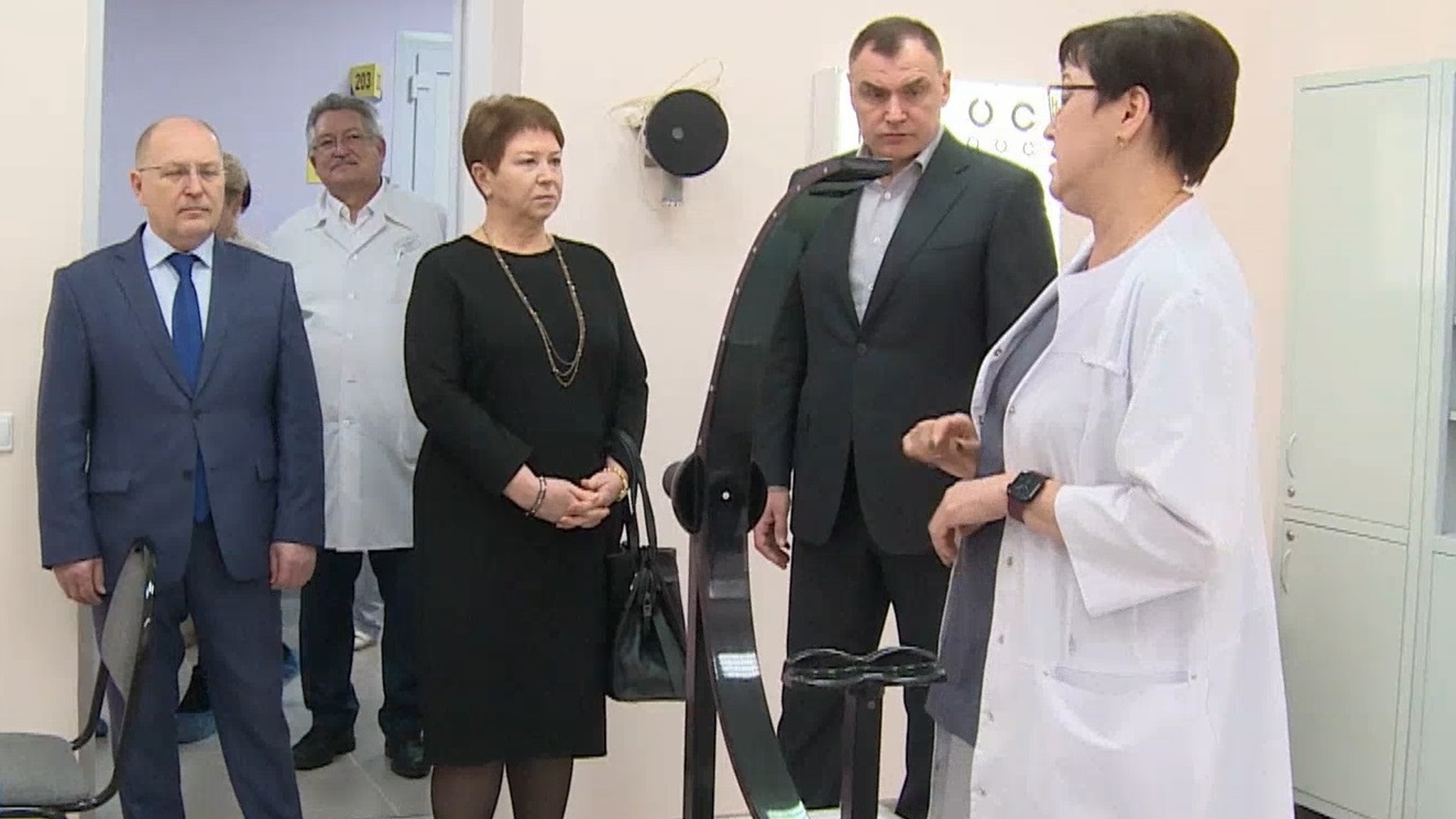 Отремонтированную офтальмологическую поликлинику в Йошкар-Оле осмотрел Глава Марий Эл