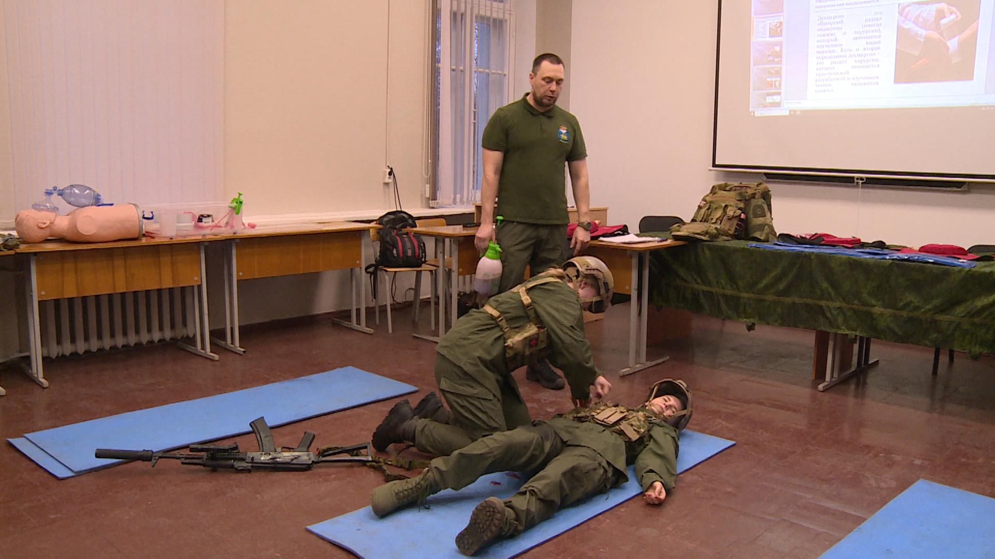 Чему учат псковских ребят в центре "ВОИН", и почему они решили пройти обучение?