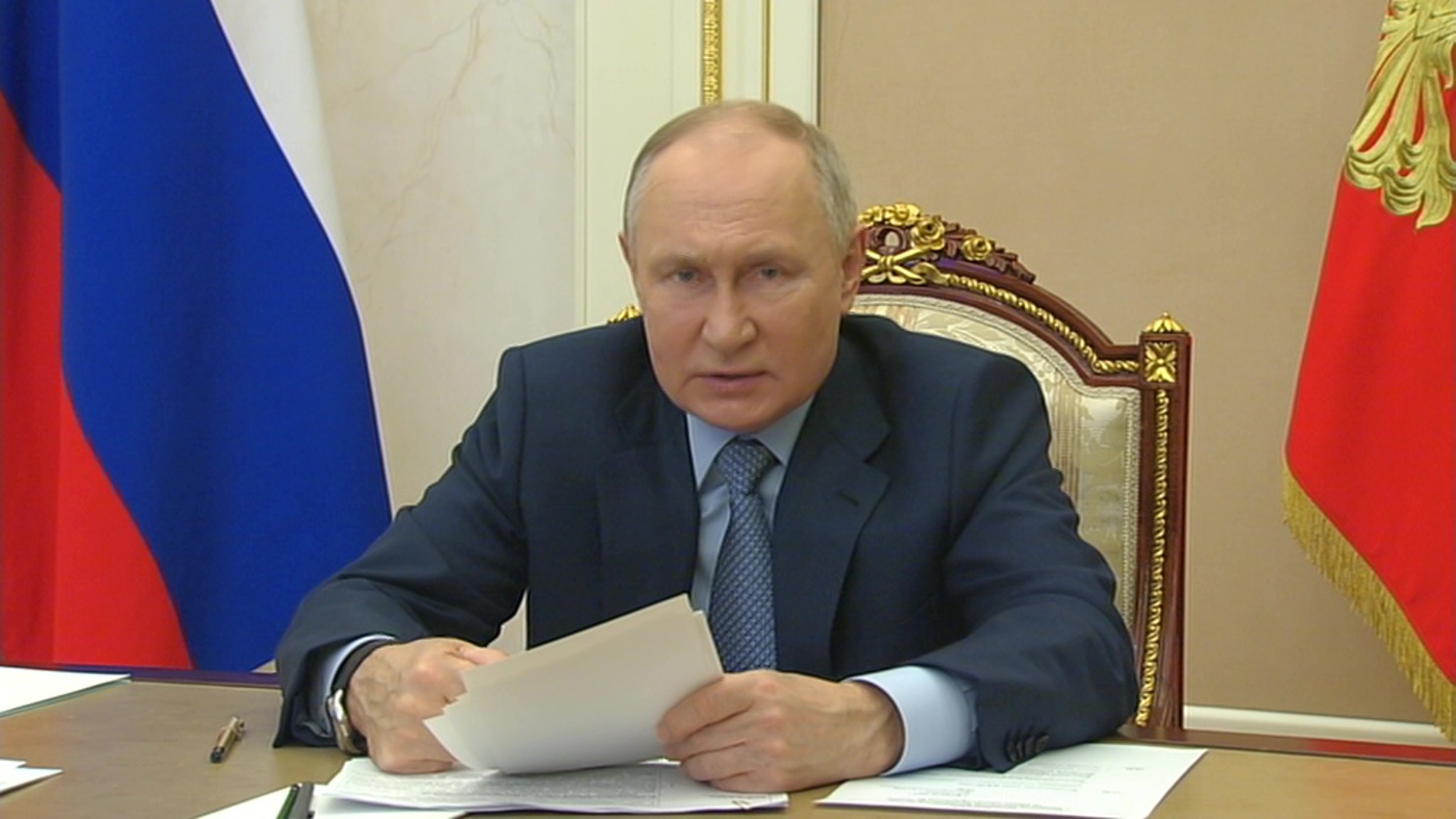 Путин провел совещание с членами правительства