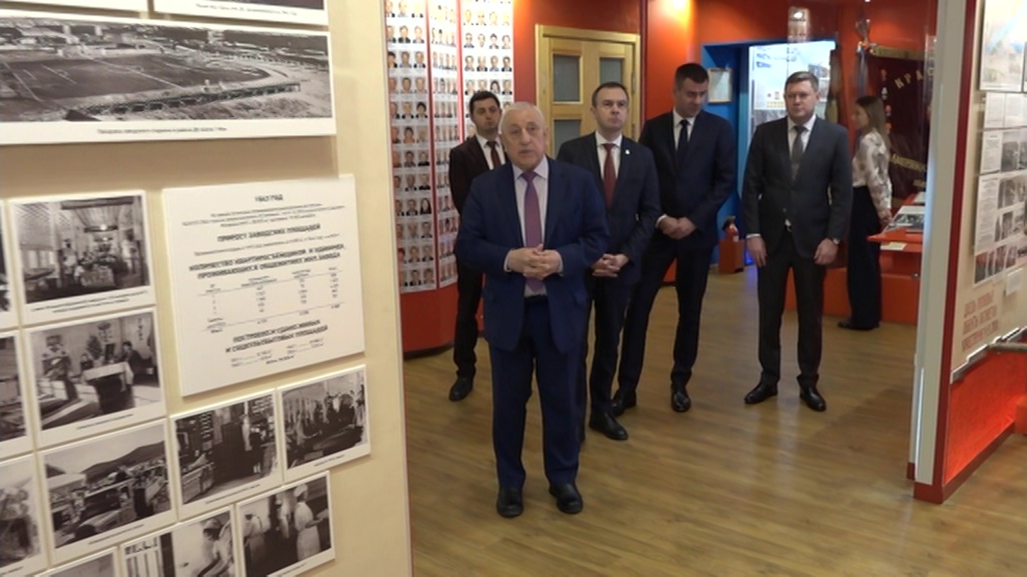 Битва за голоса: кандидаты в президенты проводят встречи с избирателями