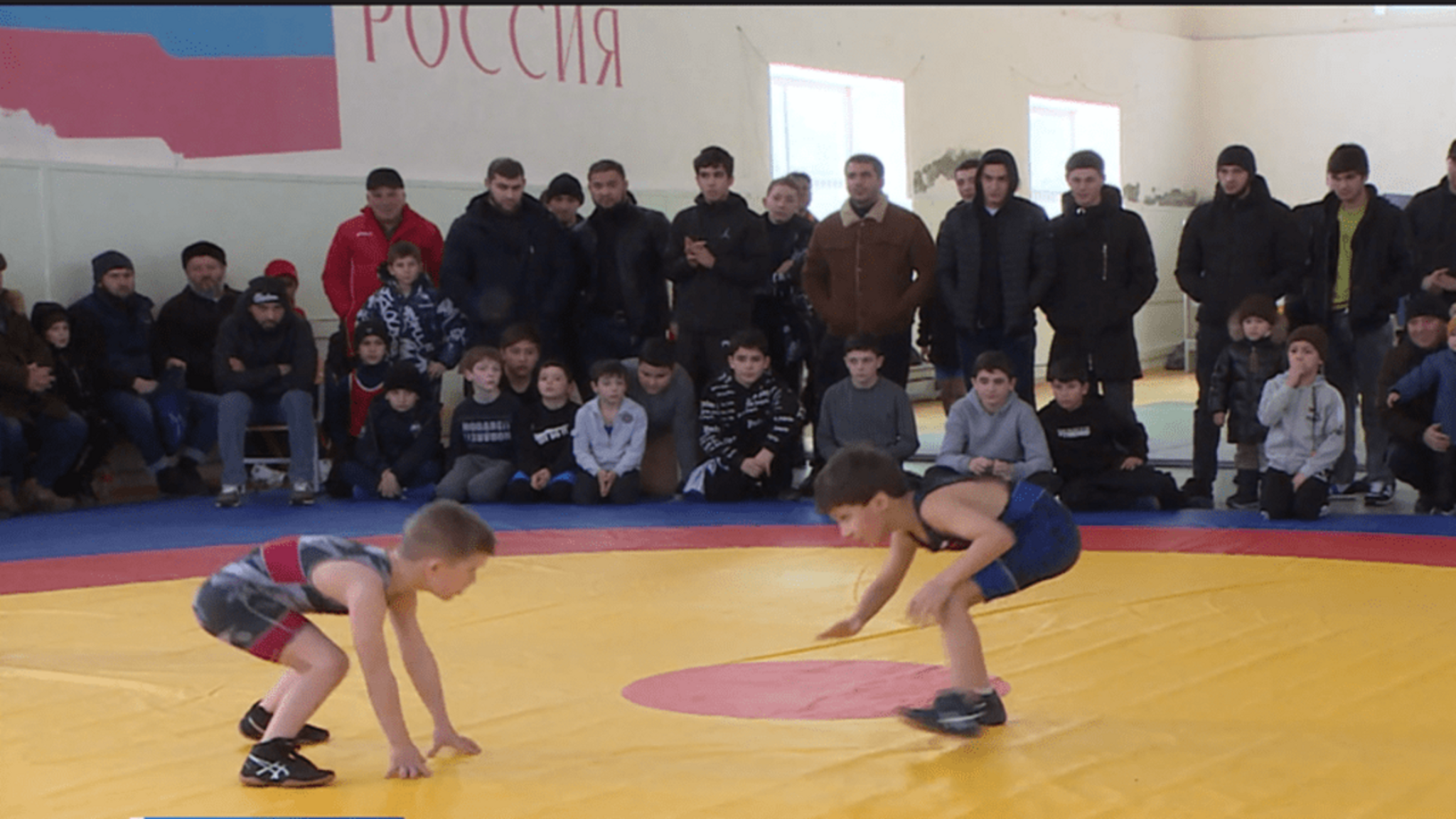 В Эрсаконе прошел турнир по вольной борьбе в честь заслуженного тренера КЧР Мухамеда Дышекова
